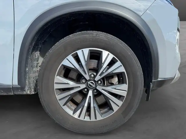 Nissan X-Trail view 18