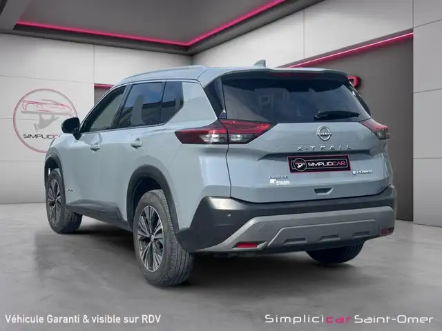 Nissan X-Trail view 3