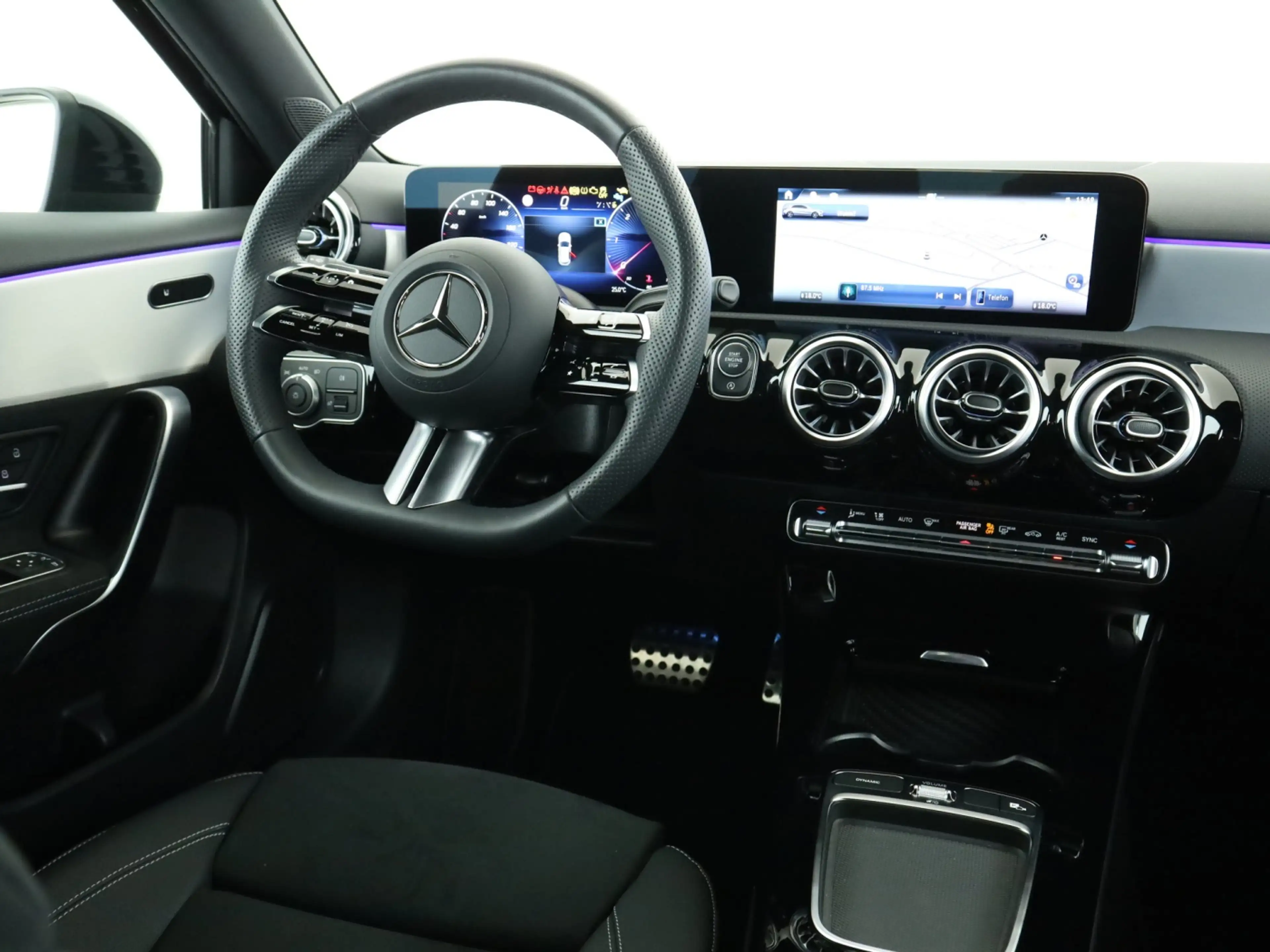 Mercedes-Benz A 180 d **AMG-Line*Multibeam*Park-Paket*Kamera** — photo 10