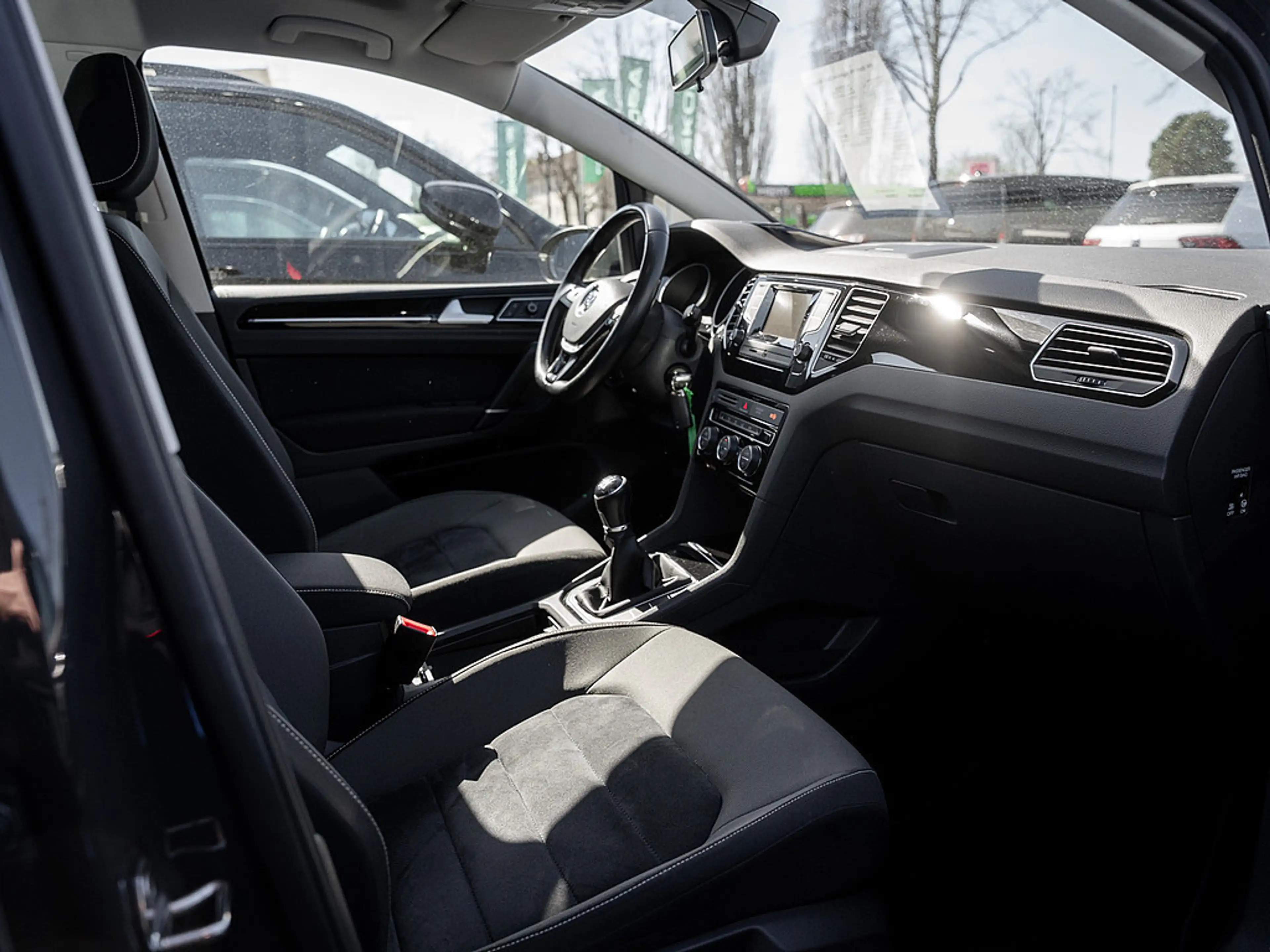 Volkswagen Golf Sportsvan 1.4 TSI Highline SHZ PANO PDC — photo 3