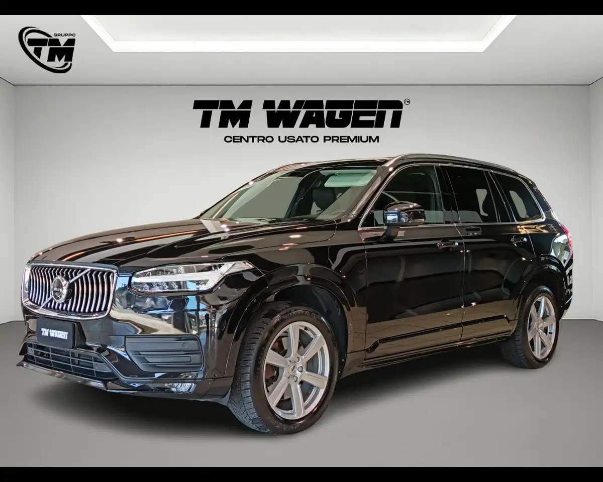 2022 Volvo XC90 B5 (d) AWD automatico 7 posti PLUS DARK 2022 4X4, photograph 1