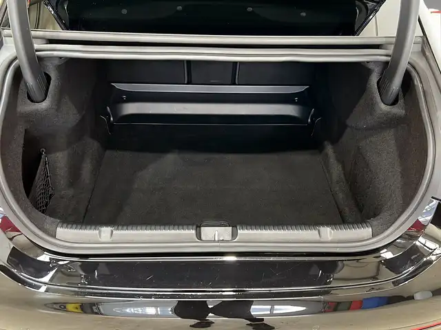 Mercedes-Benz 300 view 8