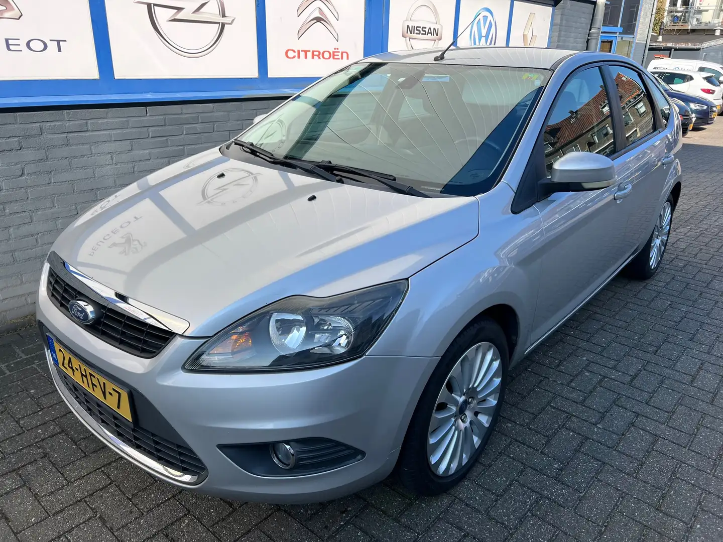 Ford Focus 1.6 Titanium 11-2008 158000km NWE.APK 3995EU Grau - 2