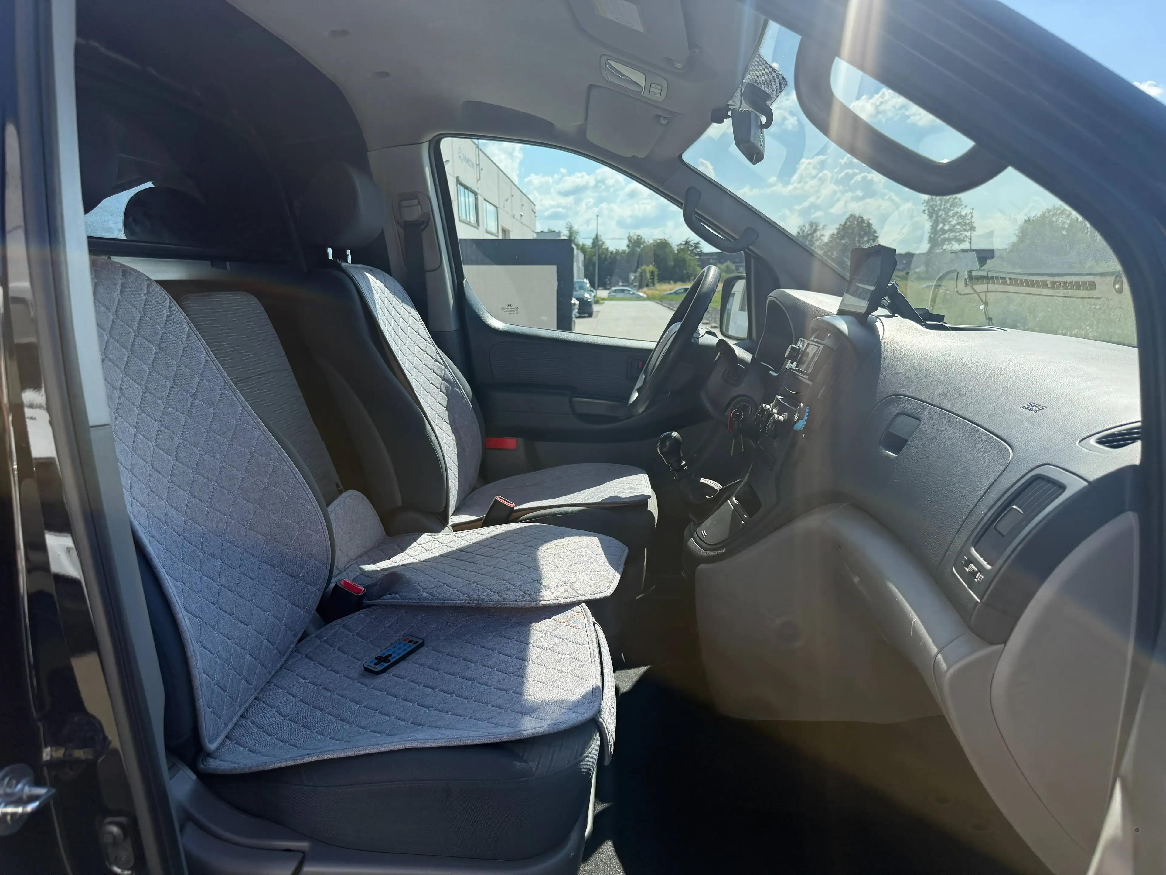 Hyundai H-1 Hyundai H-1 2.5 CRDi Lichte Vracht – Mini Camper – CarPlay – Camera – Trekhaak — photo 11