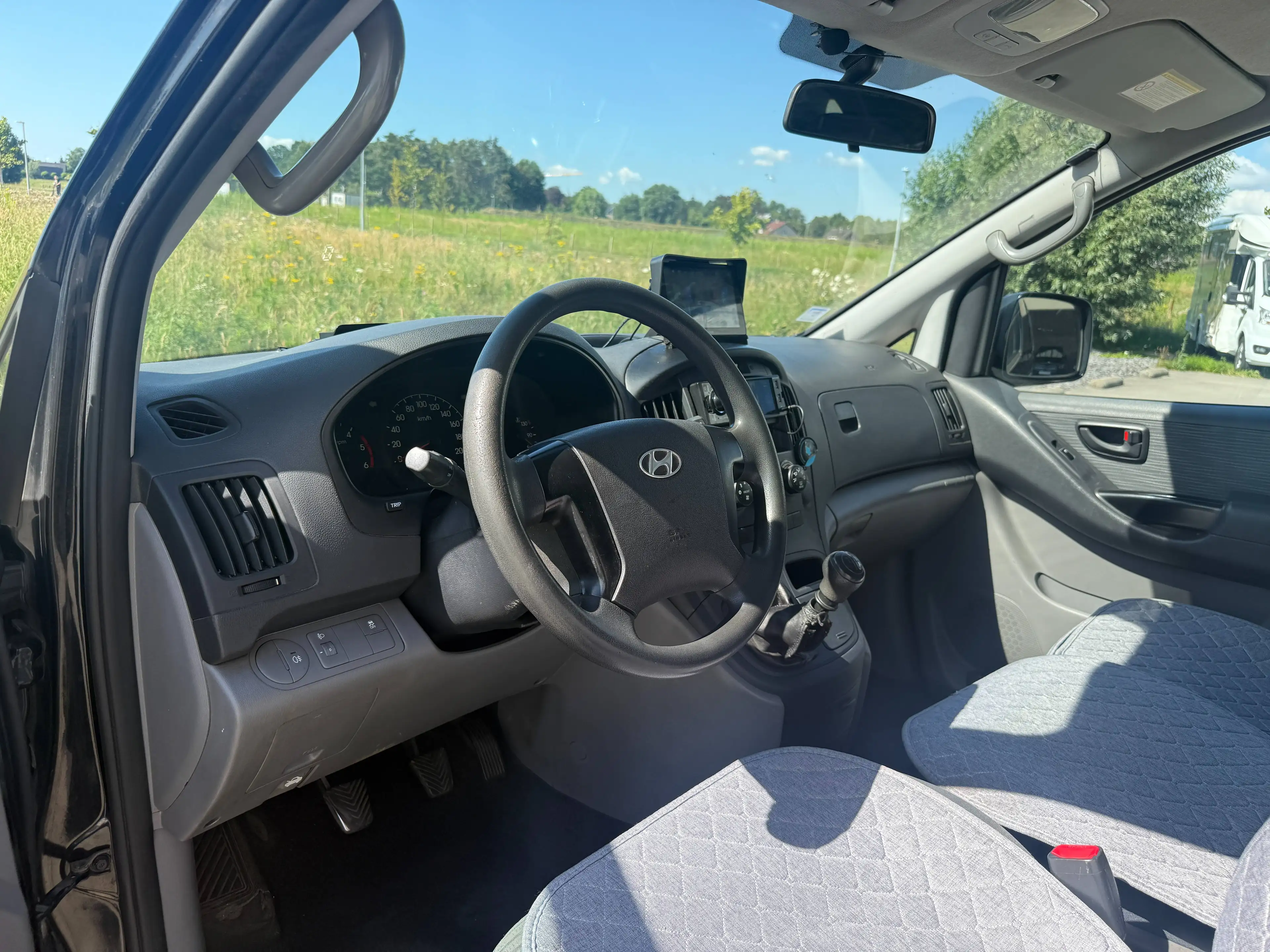 Hyundai H-1 Hyundai H-1 2.5 CRDi Lichte Vracht – Mini Camper – CarPlay – Camera – Trekhaak — photo 7