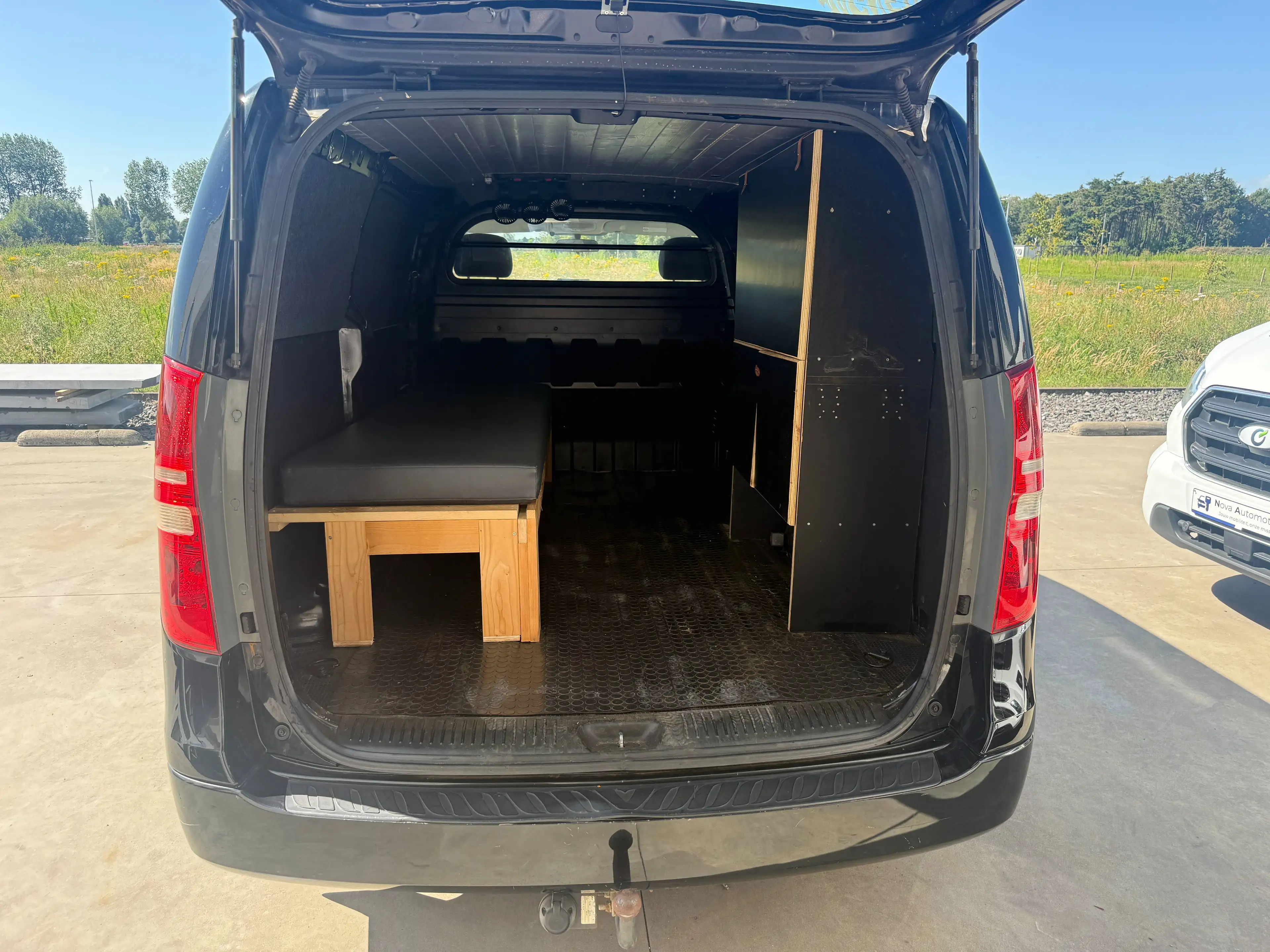 Hyundai H-1 Hyundai H-1 2.5 CRDi Lichte Vracht – Mini Camper – CarPlay – Camera – Trekhaak — photo 13