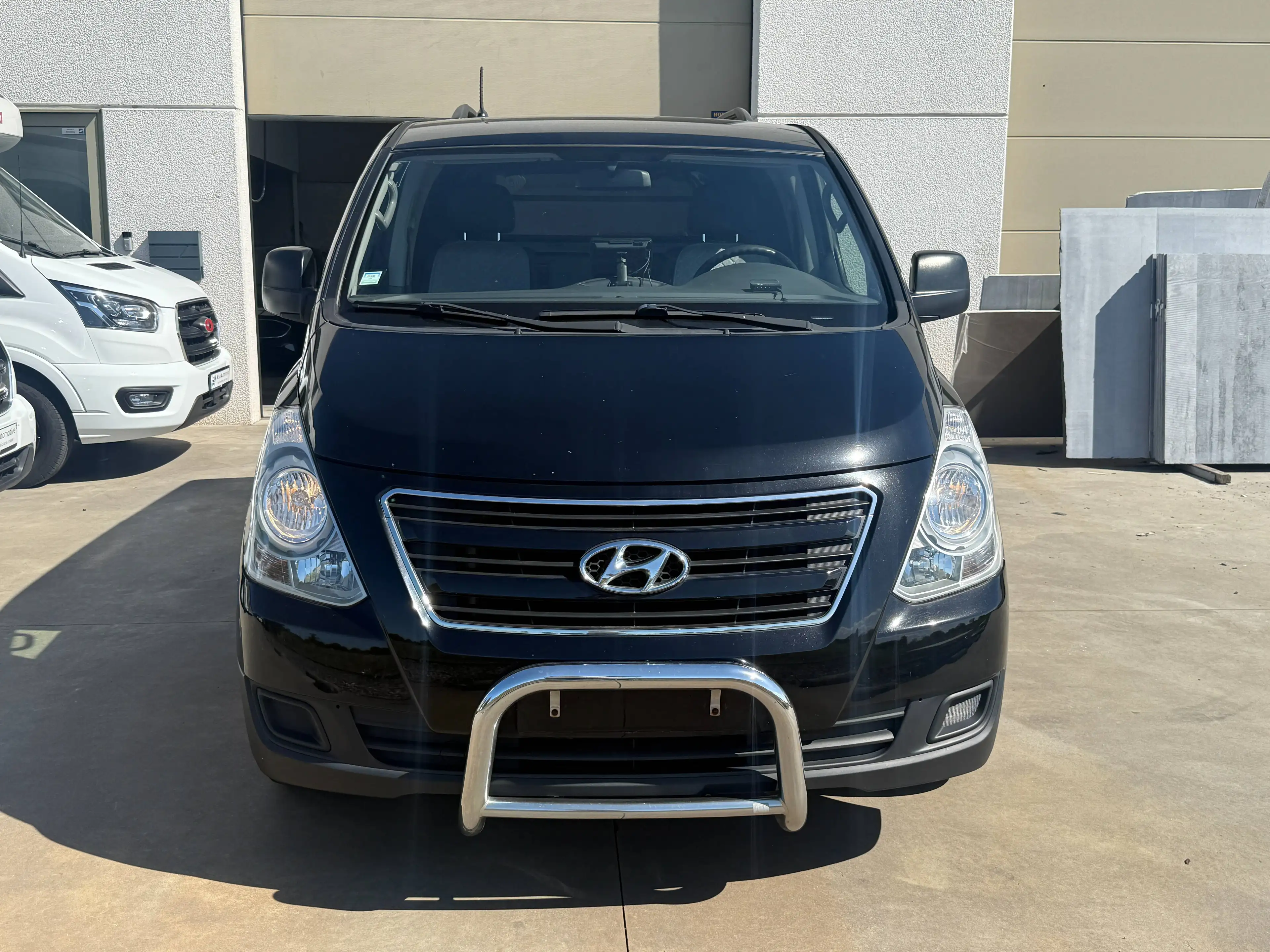 Hyundai H-1 Hyundai H-1 2.5 CRDi Lichte Vracht – Mini Camper – CarPlay – Camera – Trekhaak — photo 5