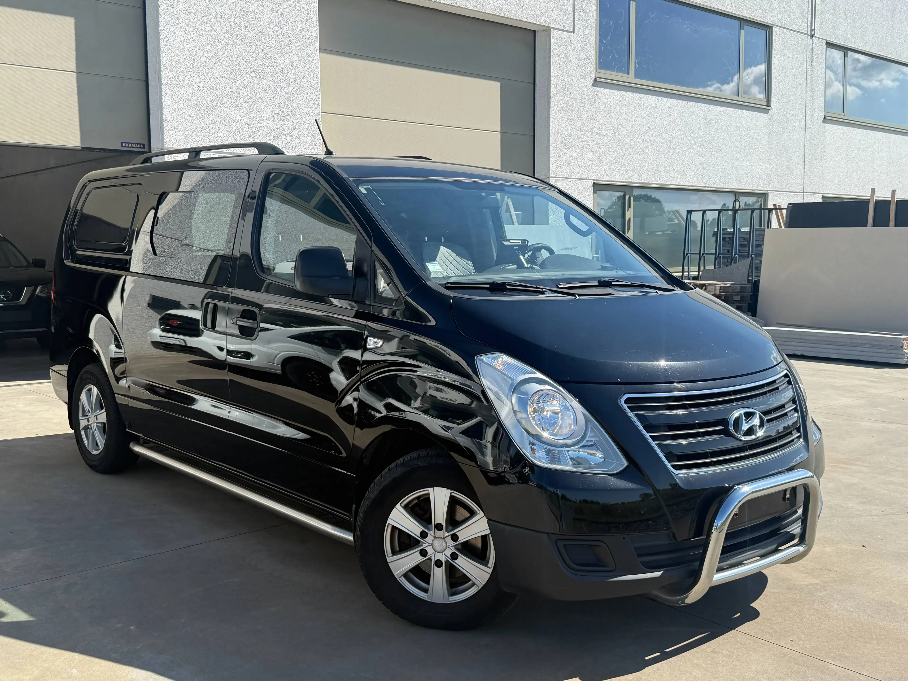 Hyundai H-1 Hyundai H-1 2.5 CRDi Lichte Vracht – Mini Camper – CarPlay – Camera – Trekhaak — photo 3