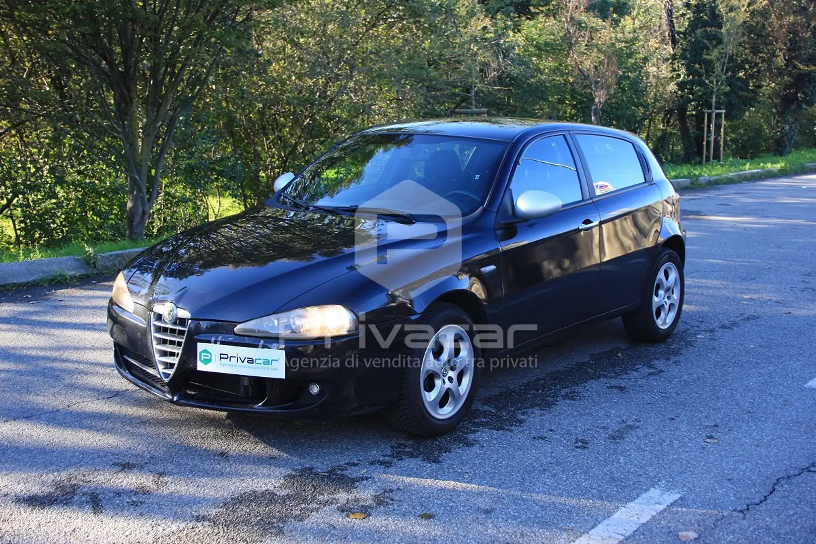 Alfa Romeo 147 147 1.9 JTD (120) 5 porte Progression Fekete - 1