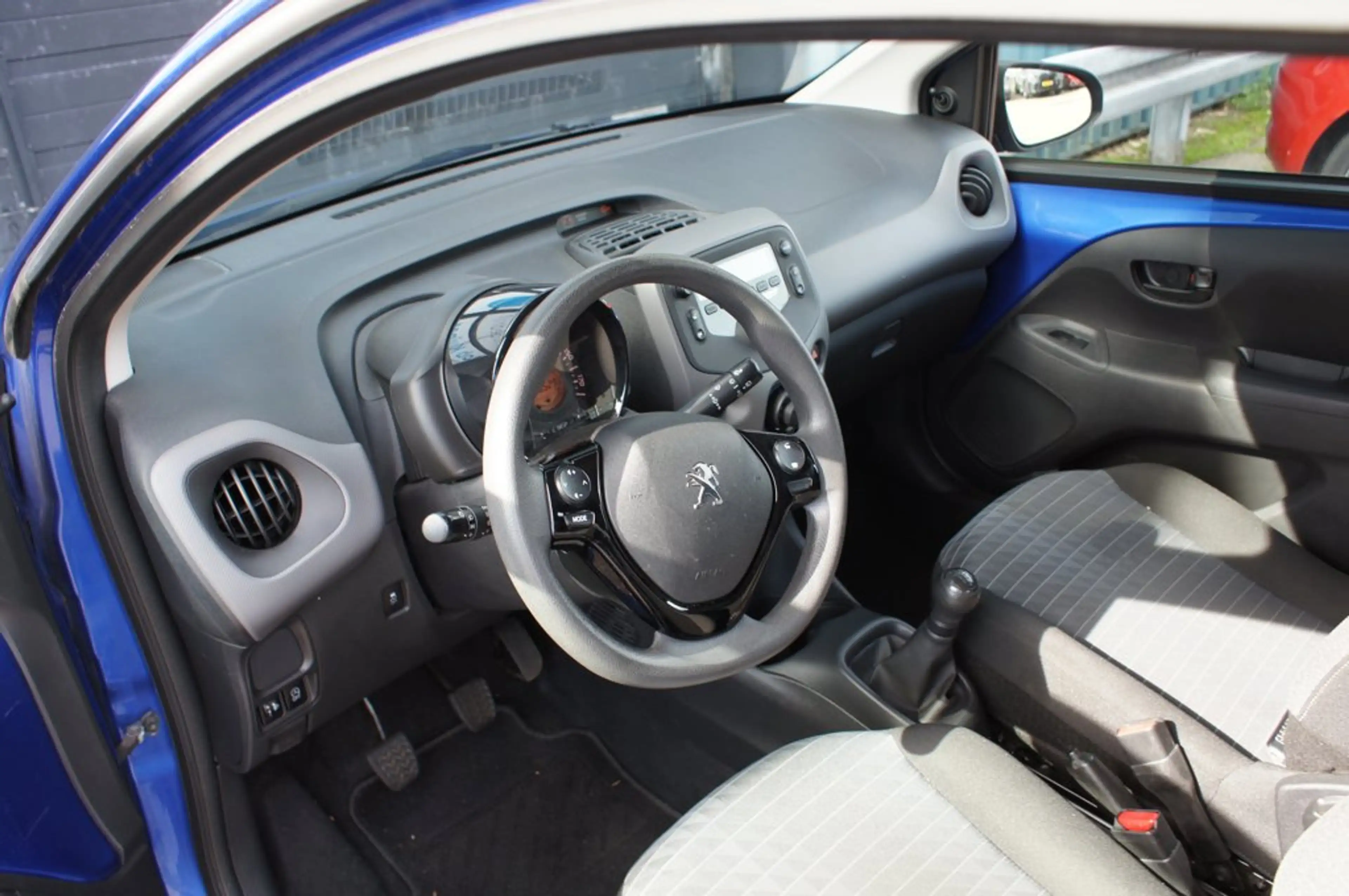 Peugeot 108 1.0 e-VTi Active — photo 5