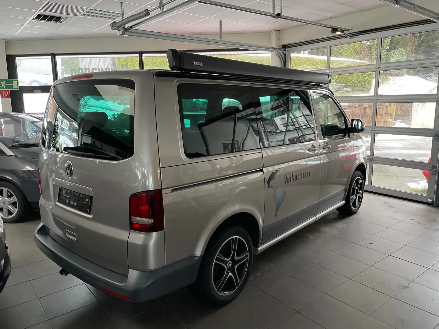 Volkswagen T5 Multivan TDI 180 DSG Multivan PanAmericana 4Motion Beige - 2