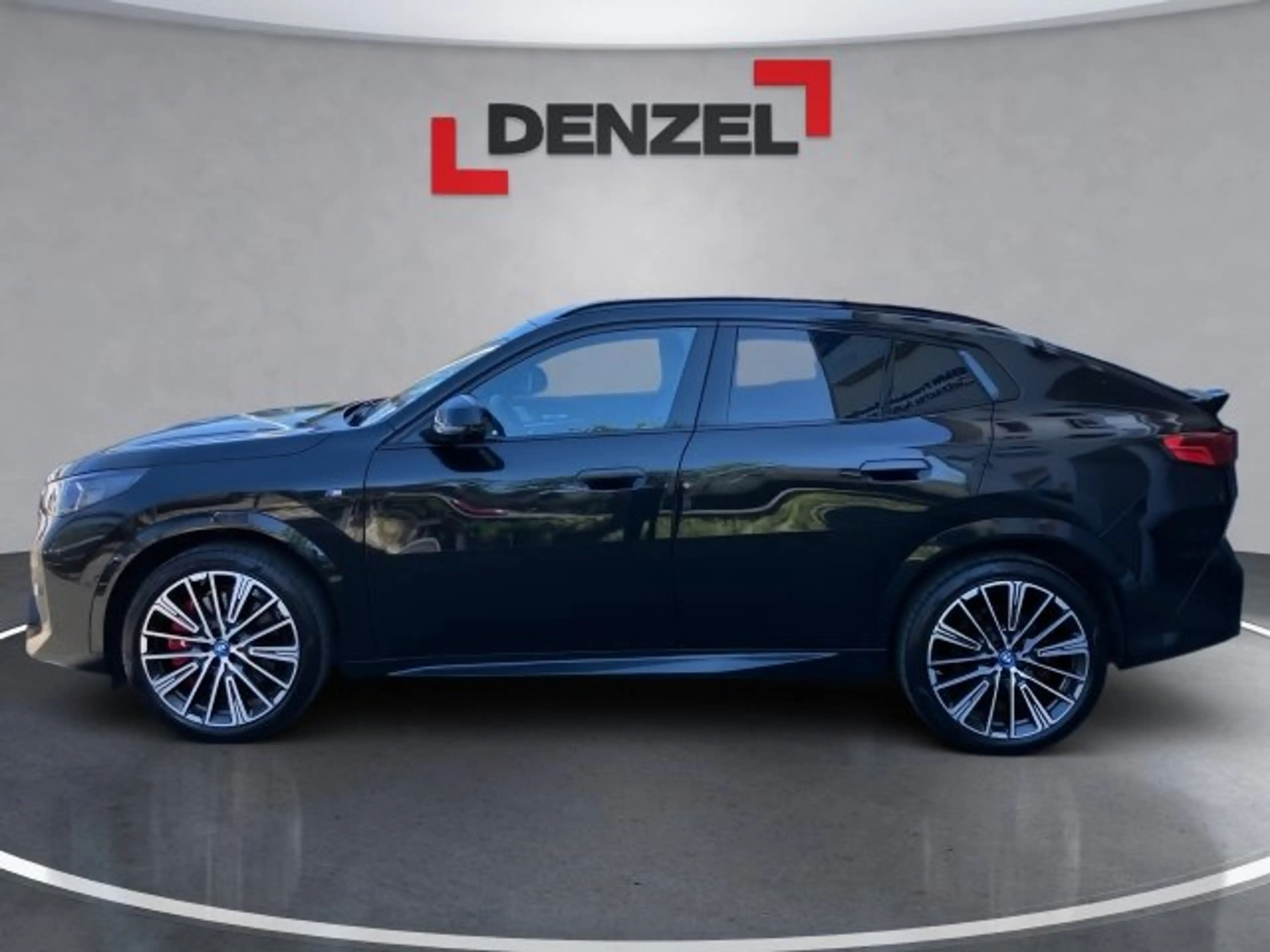 BMW iX2 eDrive20 U10 HB0 — photo 2