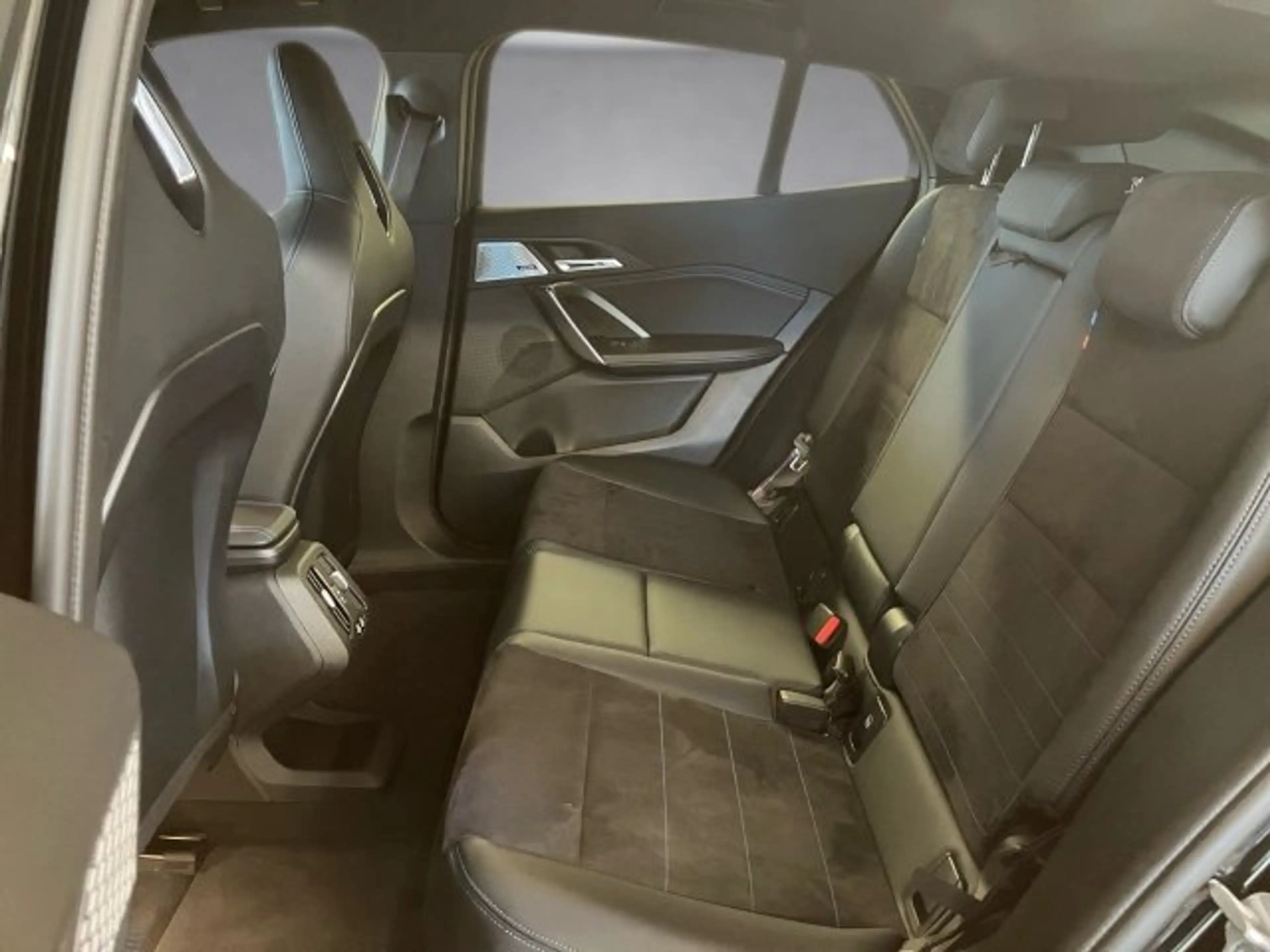 BMW iX2 eDrive20 U10 HB0 — photo 12