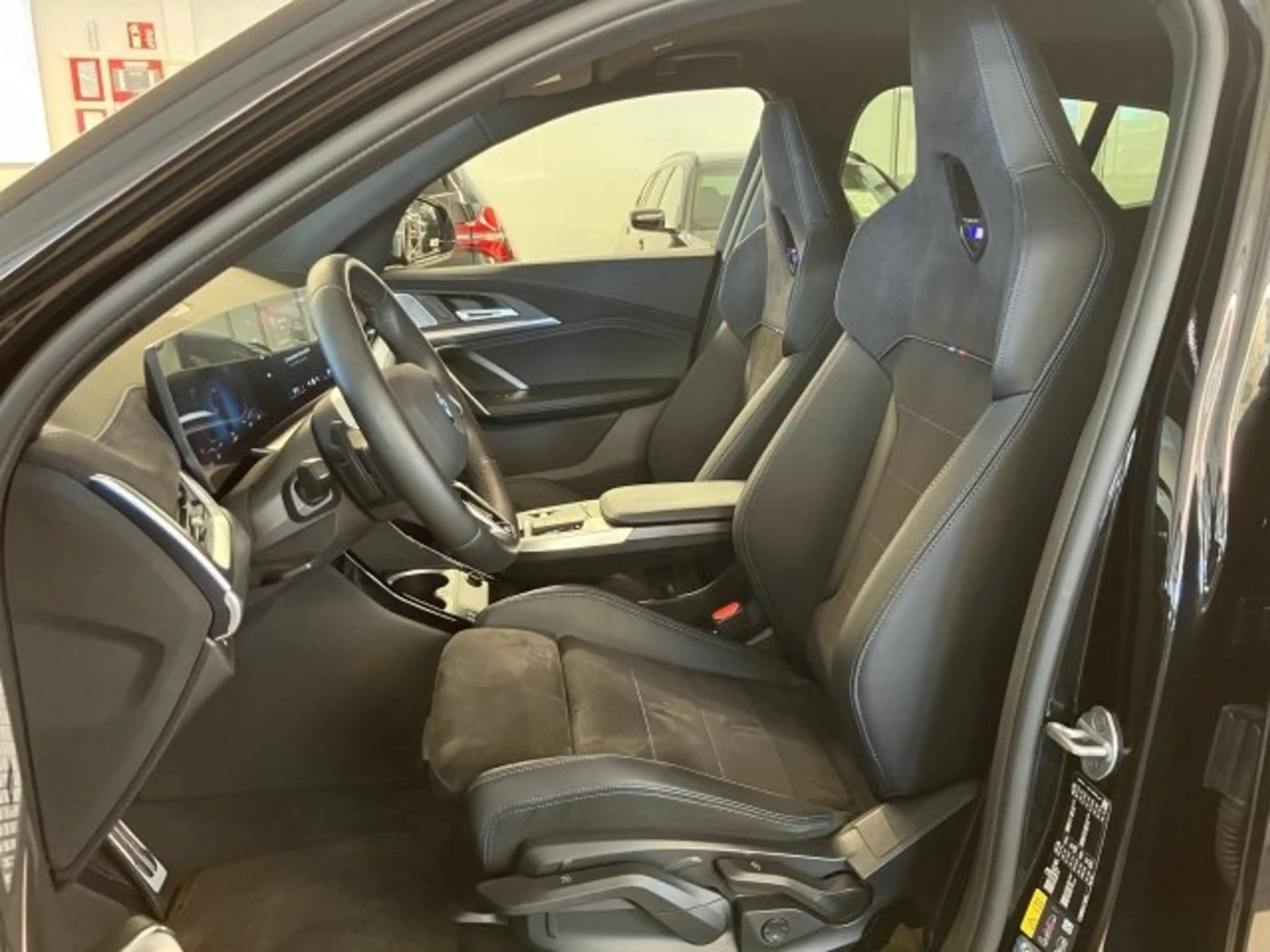 BMW iX2 eDrive20 U10 HB0 — photo 14