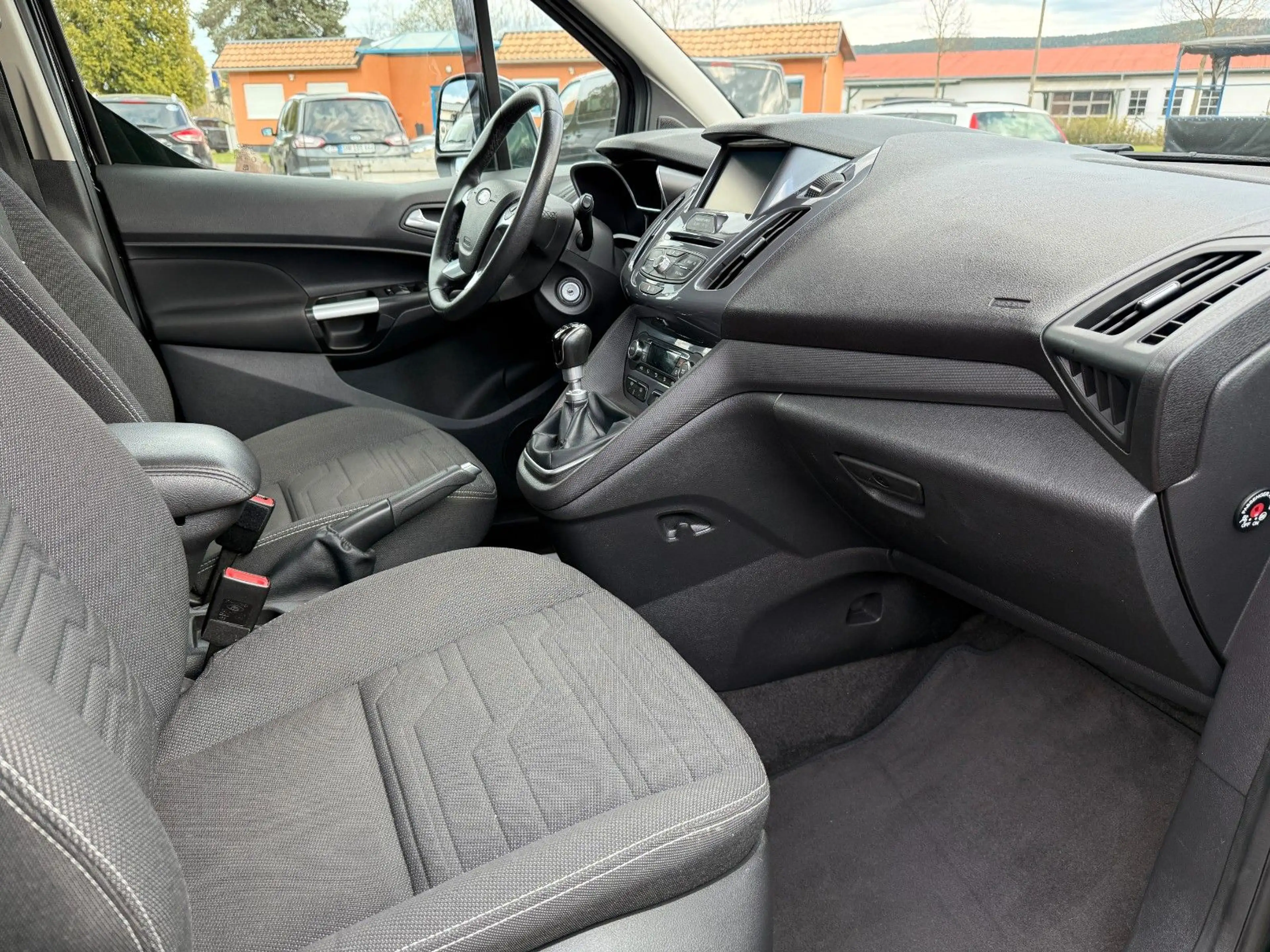 Ford Tourneo Connect Titanium Panoramadach — photo 9