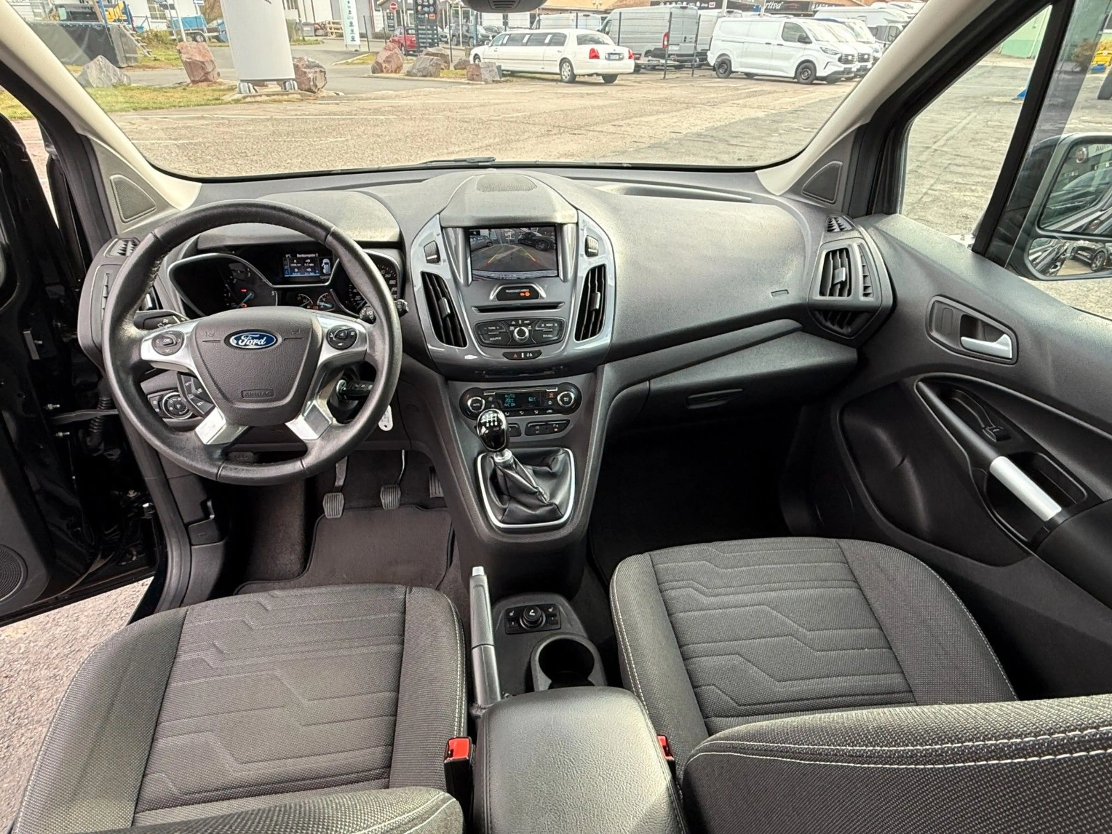 Ford Tourneo Connect Titanium Panoramadach — photo 13