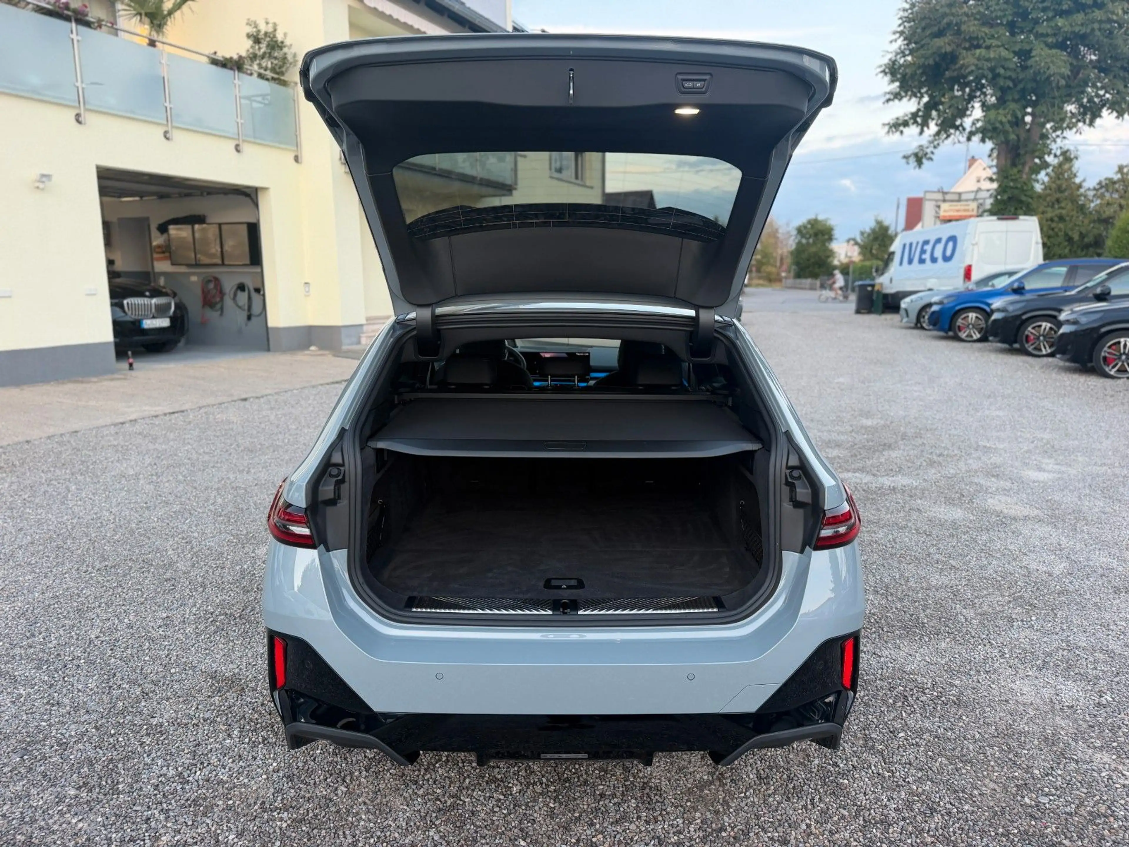 BMW 520 Touring M Sportpaket PRO AHK Sitzlüftung B&W — photo 13