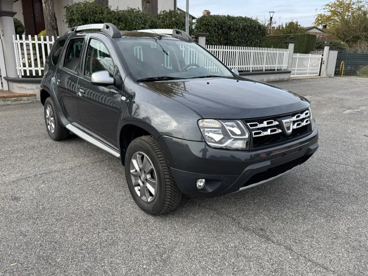 Dacia Duster 1.2 tce Prestige 4x4 s&s 125cv Grigio - 1