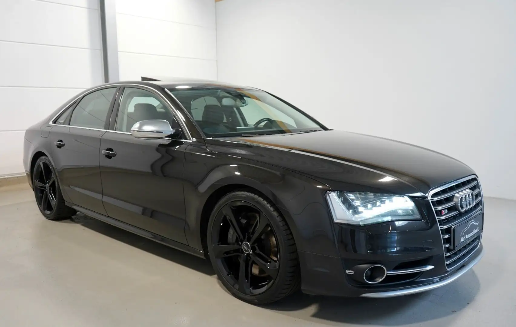 Audi S8 4.0 TFSI quattro *SCHIEBEDACH*BOSE*LED*LEDER* Černá - 1