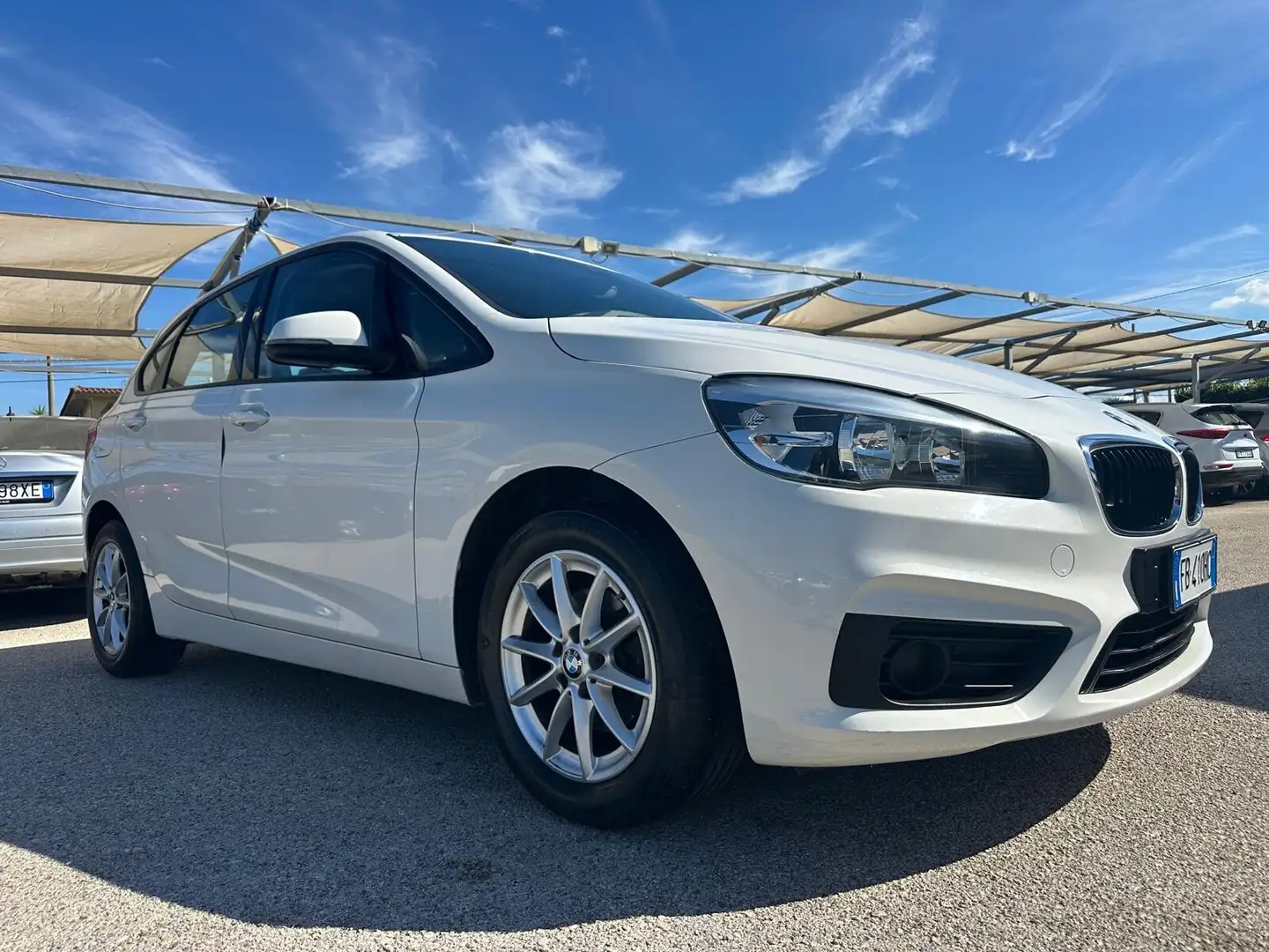 BMW 214d Active Tourer Luxury Bianco - 1