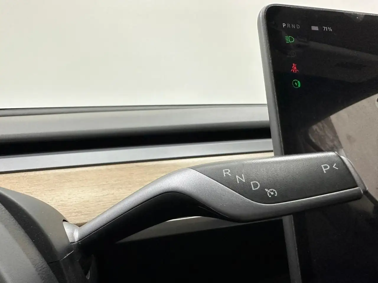 Tesla Model Y снимка Tesla Model Y
