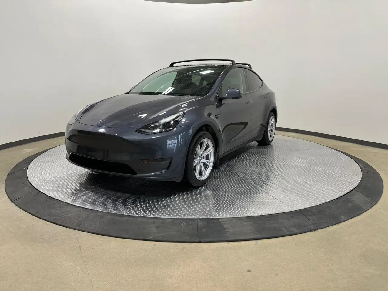 Tesla Model Y снимка Tesla Model Y