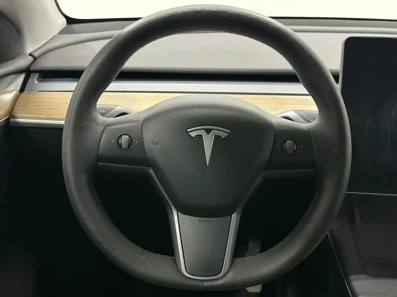 Tesla Model Y снимка Tesla Model Y