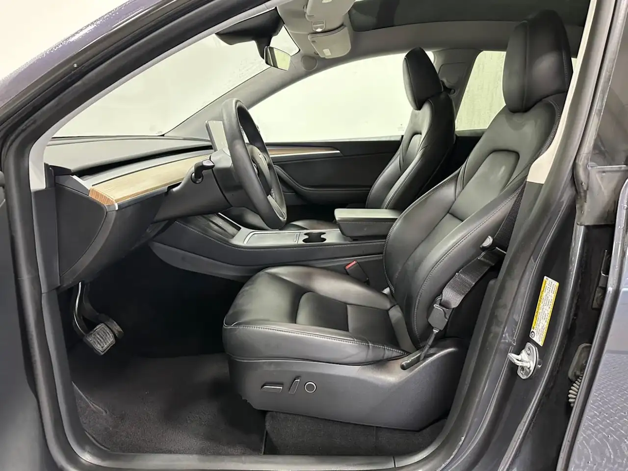 Tesla Model Y снимка Tesla Model Y