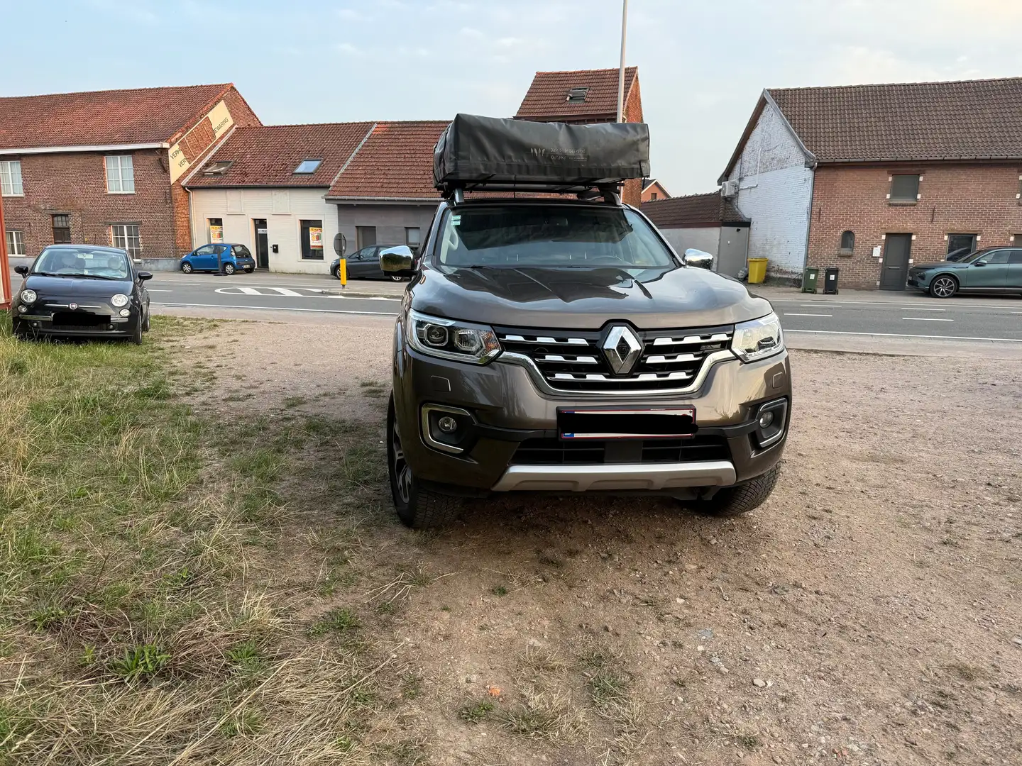 Renault Alaskan Alaskan Double Cab 4x4 dCi 190 Aut. INTENS Bruin - 2