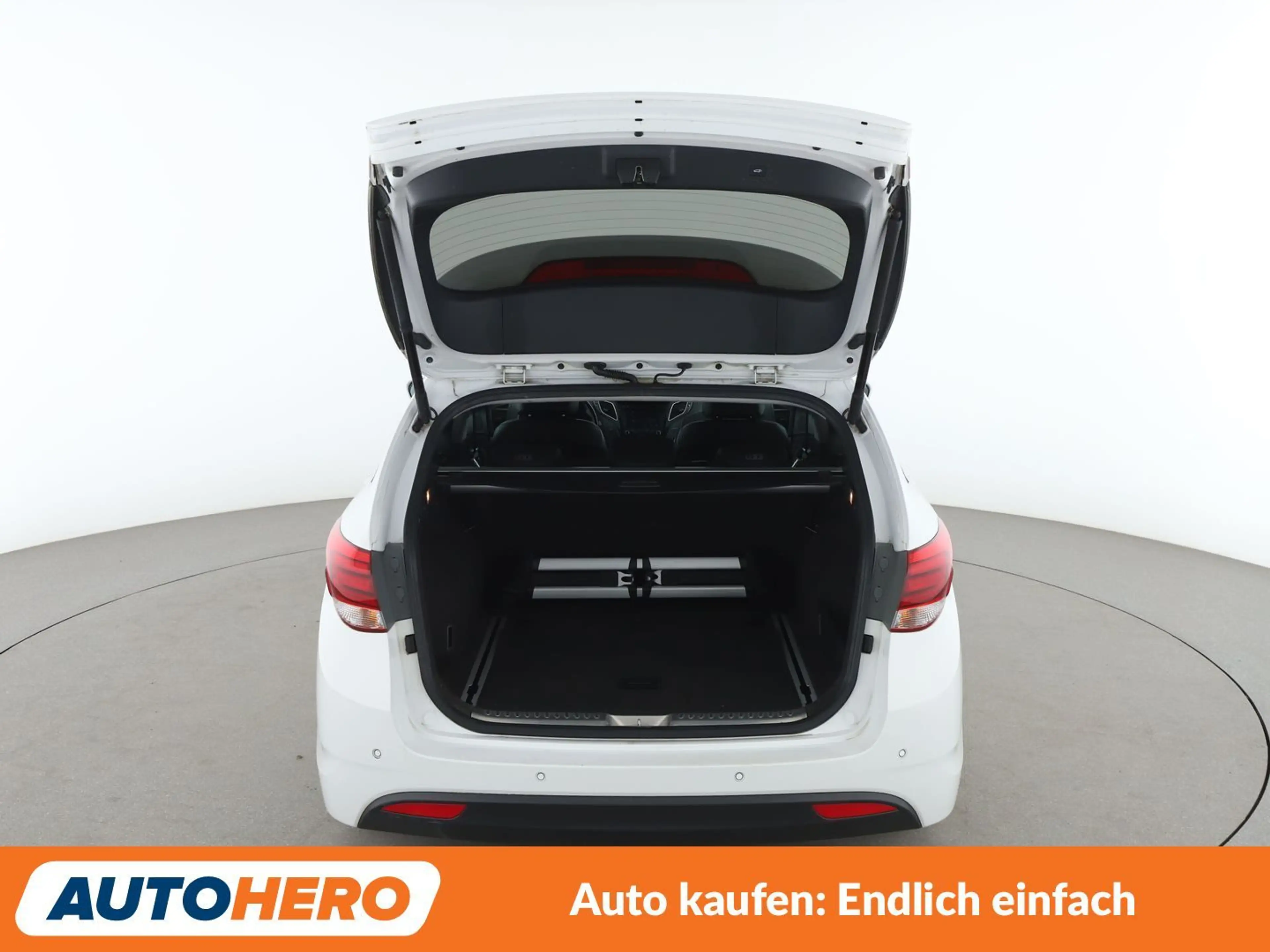 Hyundai i40 1.7 CRDi Premium Blue*NAVI*TEMPO*CAM*PDC*SHZ*KLIMA — photo 15