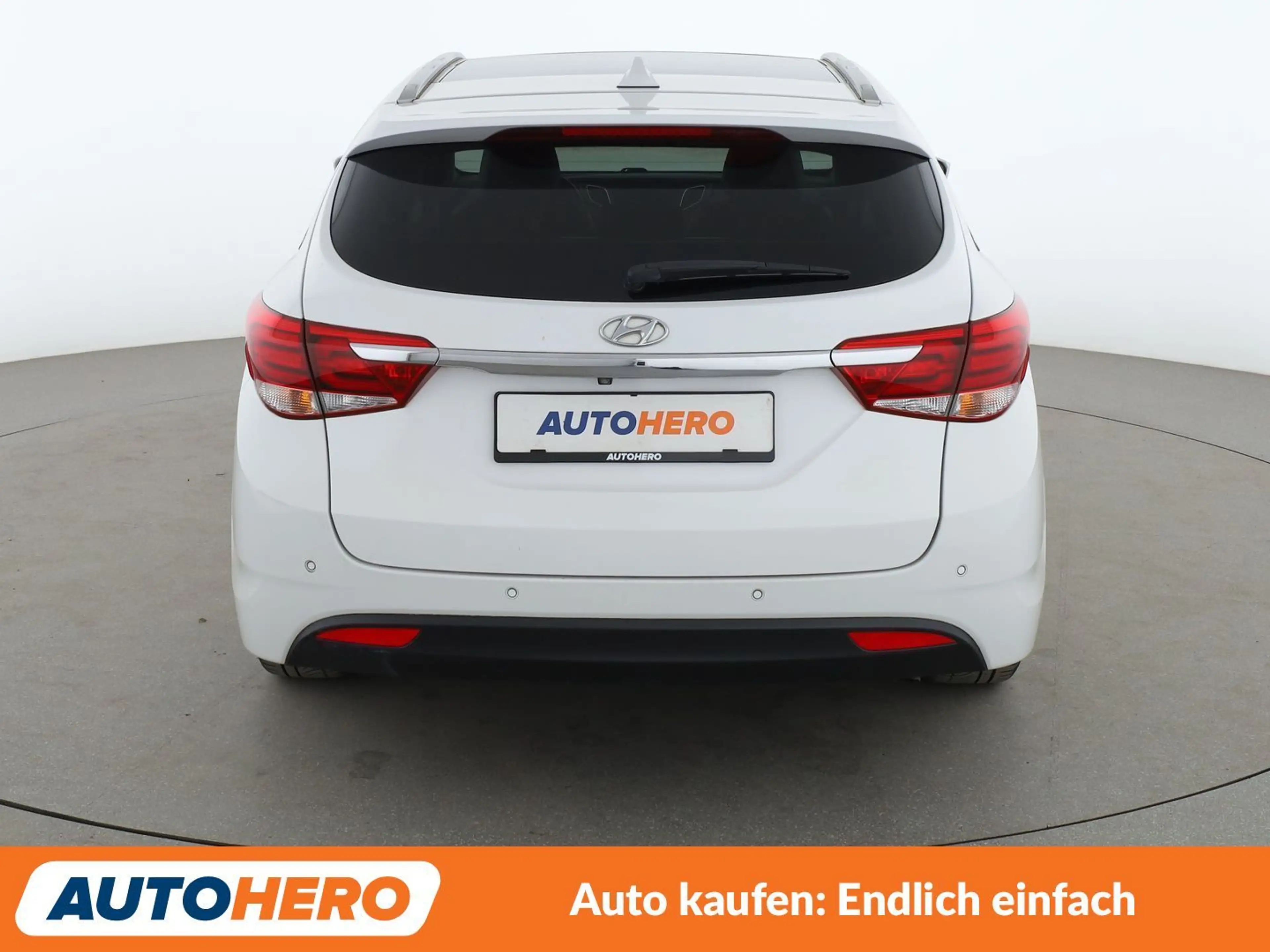 Hyundai i40 1.7 CRDi Premium Blue*NAVI*TEMPO*CAM*PDC*SHZ*KLIMA — photo 4