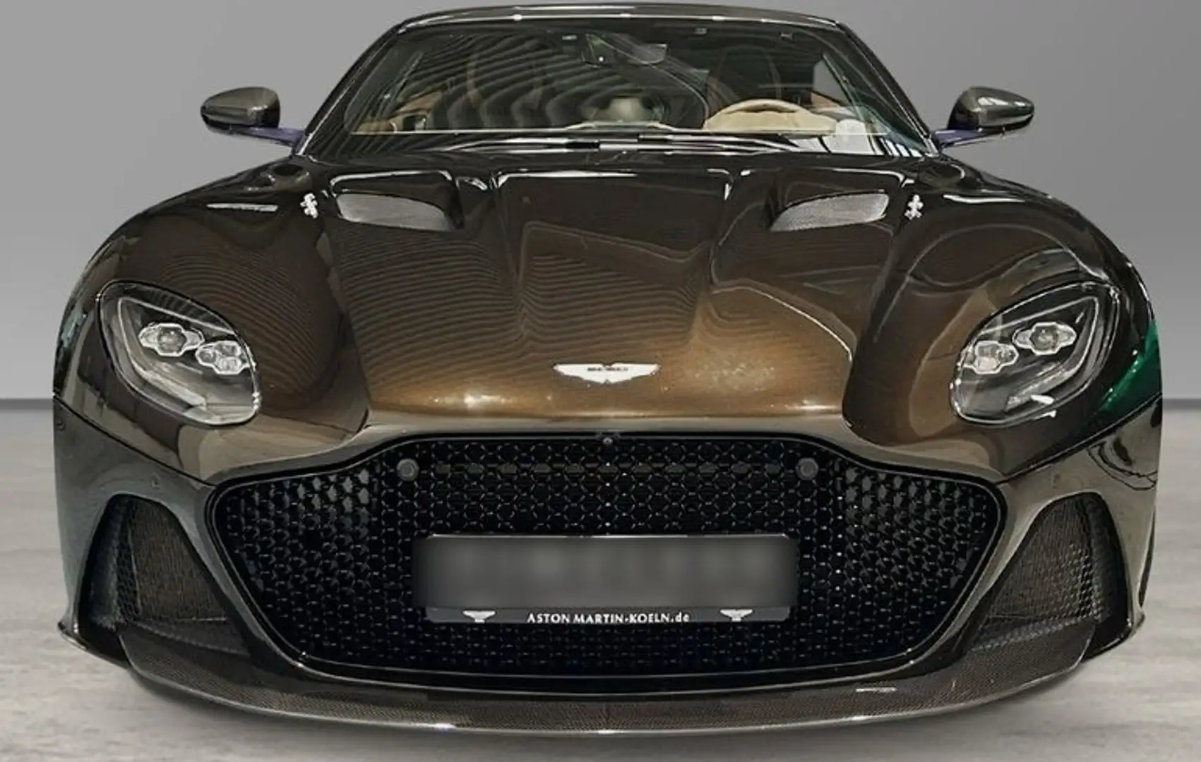 Aston Martin DBS Superleggera Hnědá - 2