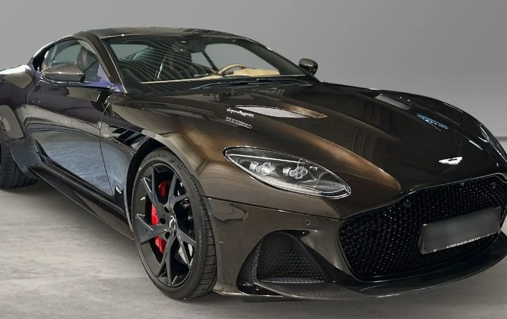 Aston Martin DBS Superleggera Hnědá - 1