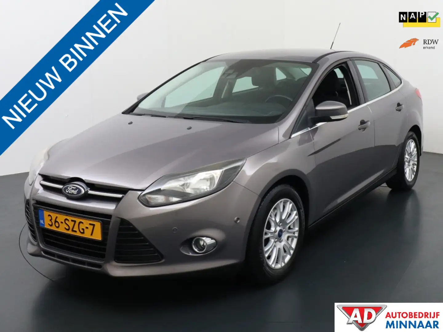 Ford Focus 1.6 EcoB. Titanium Marrón - 1