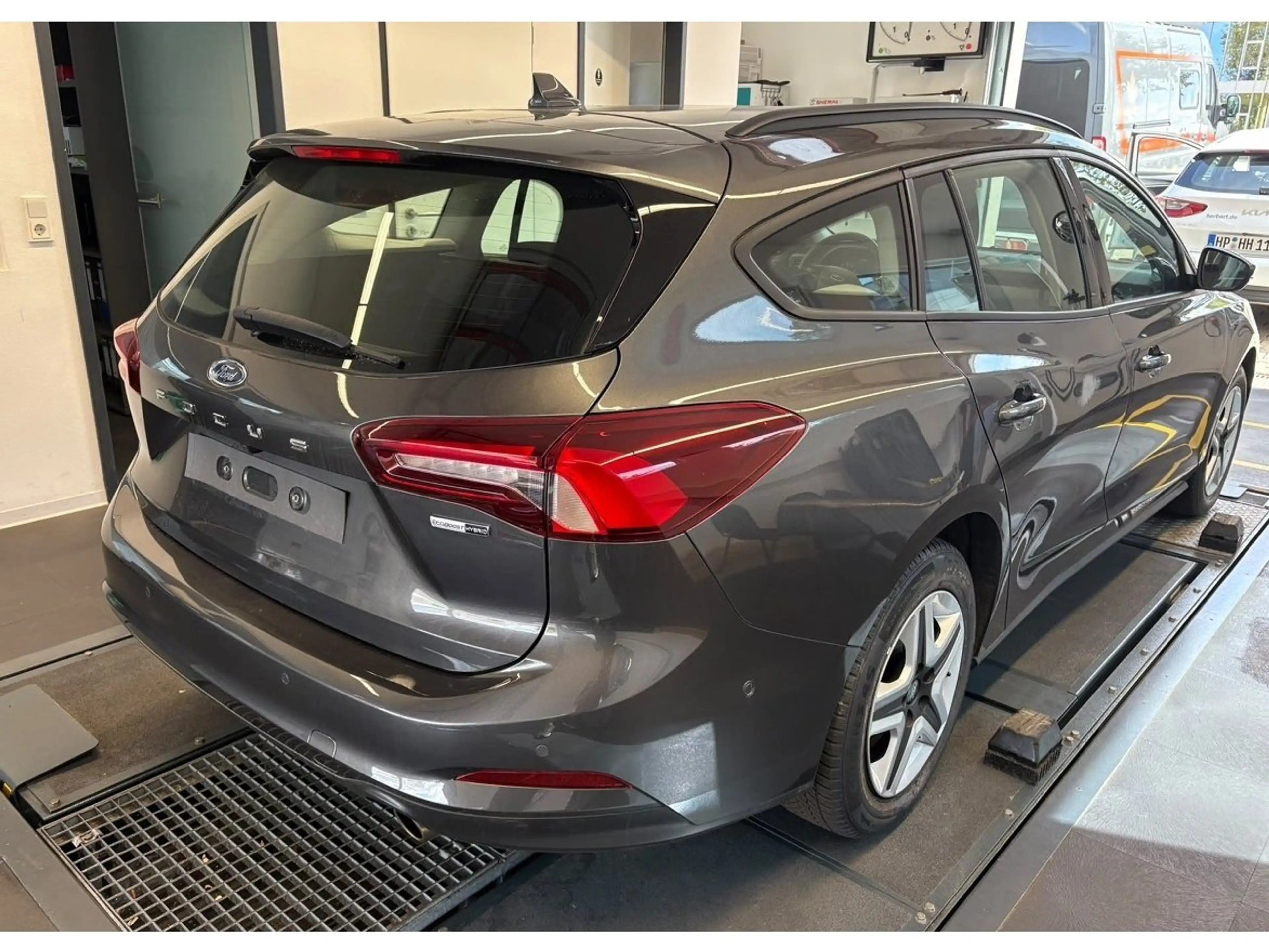 Ford Focus 1.0 Cool&Connect Aut./LED/KAMERA/TEMPO/NAV — photo 2