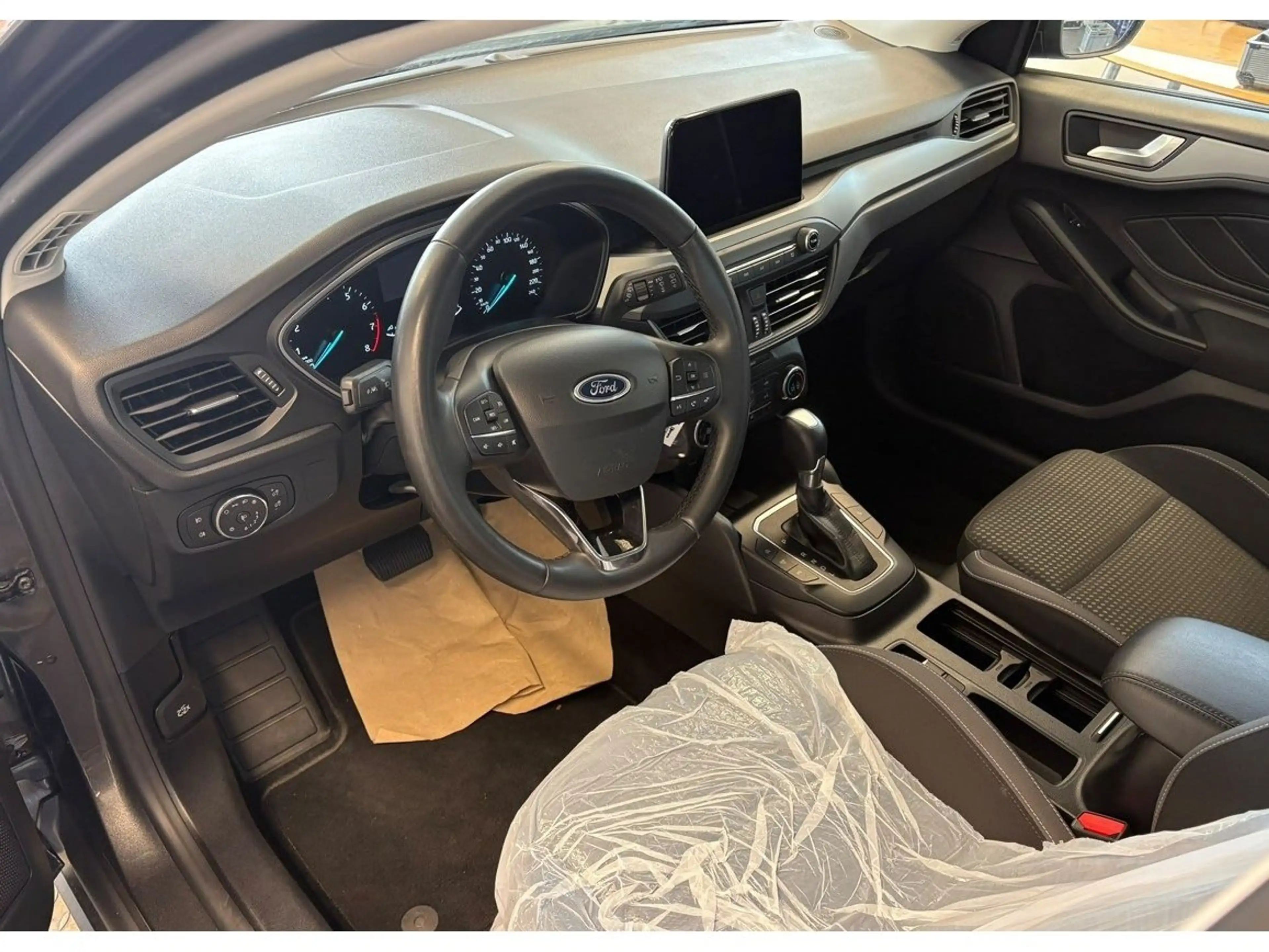 Ford Focus 1.0 Cool&Connect Aut./LED/KAMERA/TEMPO/NAV — photo 3