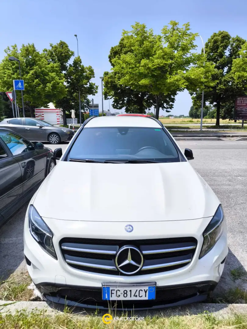 Mercedes-Benz GLA 180 d Premium Bianco - 1