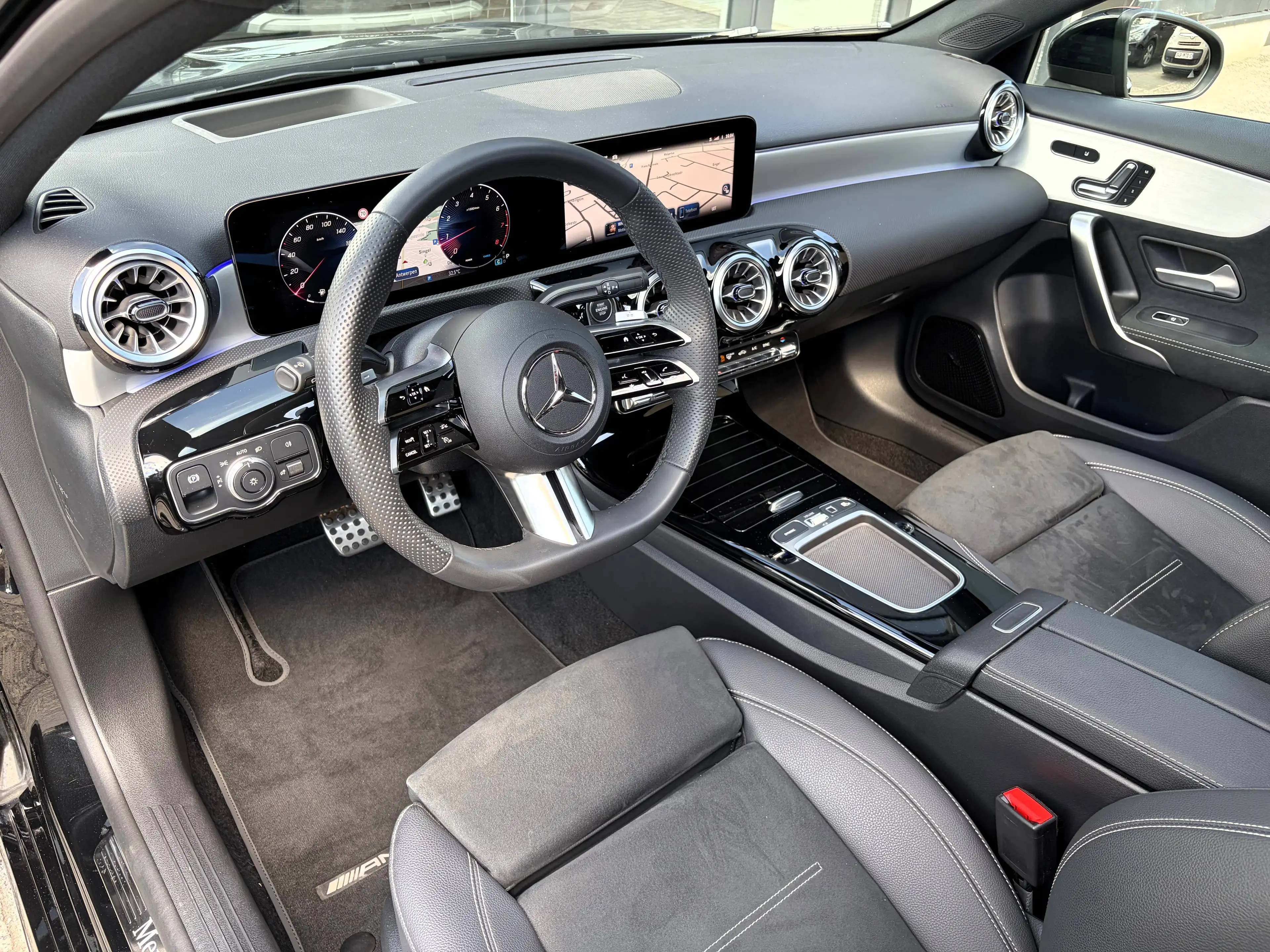 Mercedes-Benz A 180 AMG Line MHEV - BURMESTER - 13.094 KM!! — photo 10