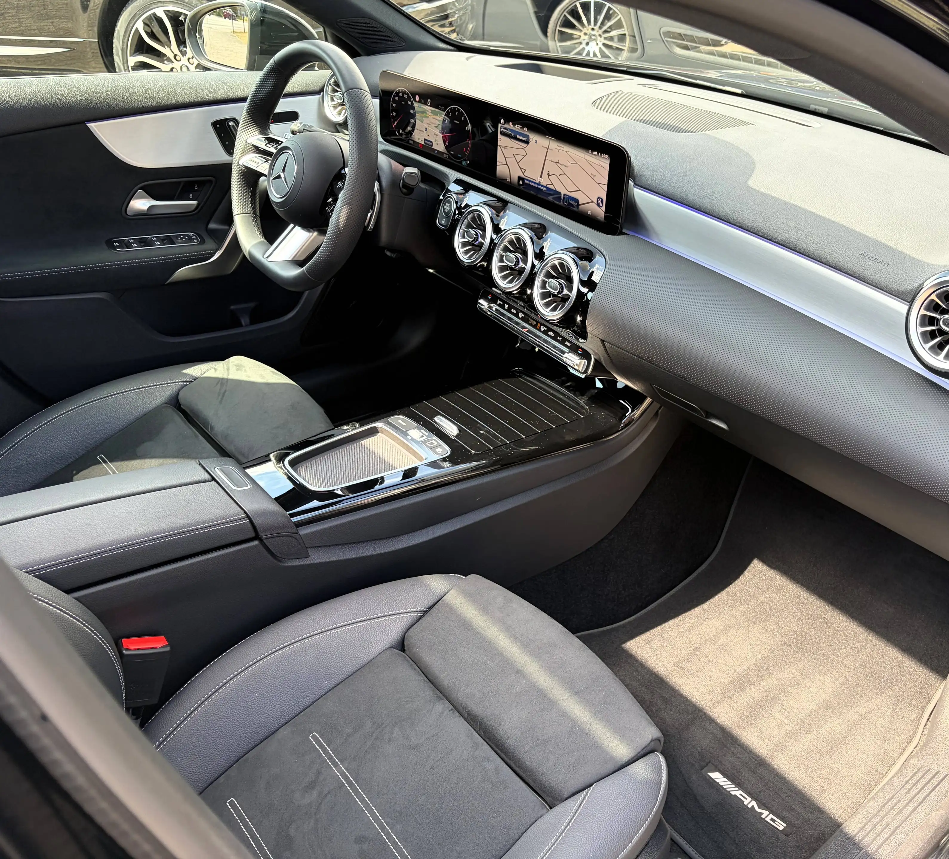 Mercedes-Benz A 180 AMG Line MHEV - BURMESTER - 13.094 KM!! — photo 14