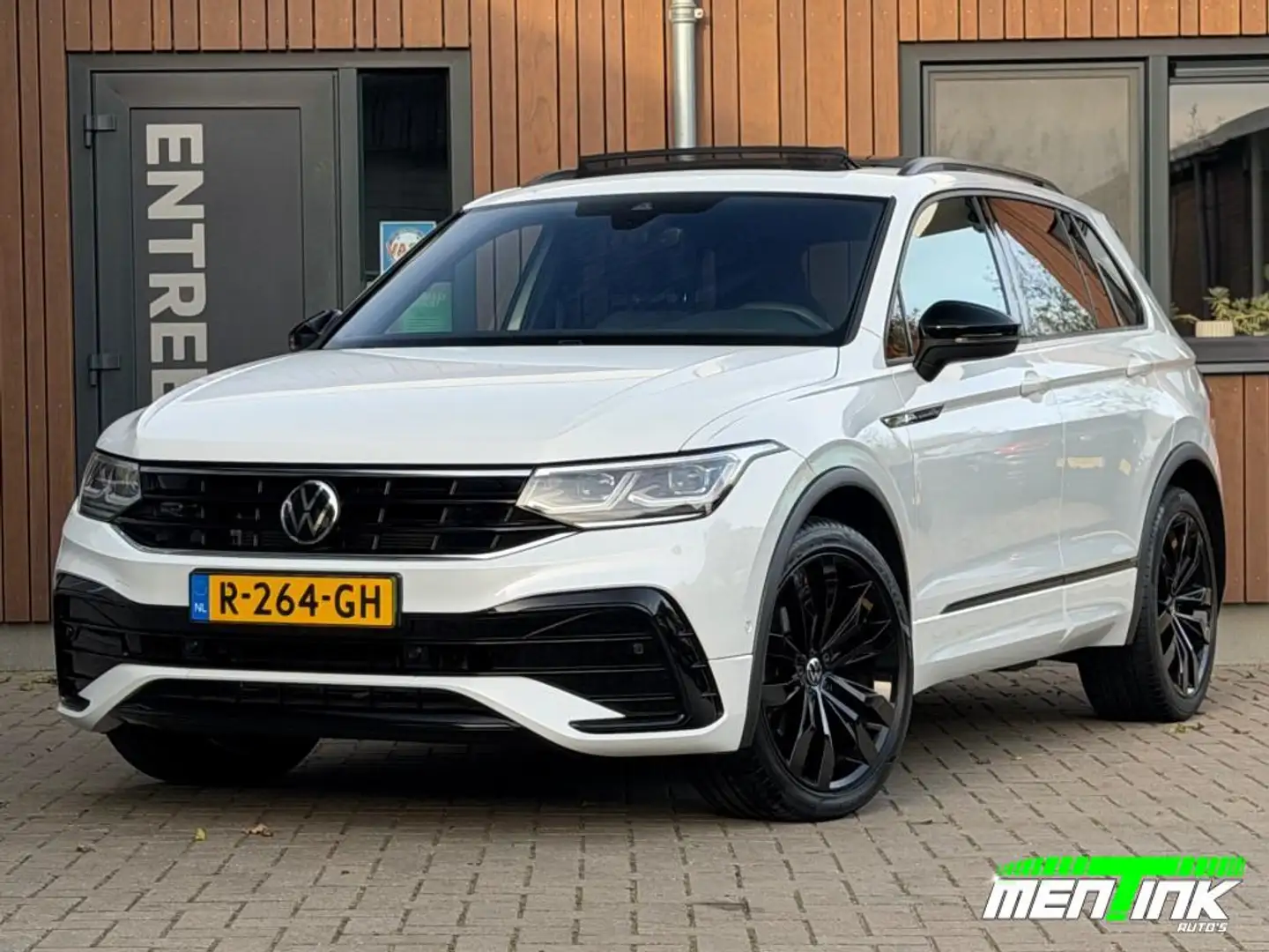 Volkswagen Tiguan 1.5 TSI DSG R-LINE Pano Camera Virtueel Wit - 1