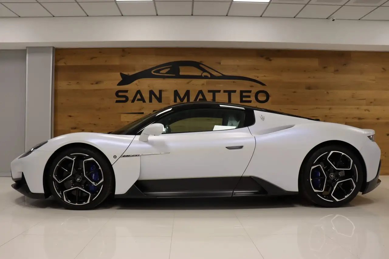 Maserati MC20 2022