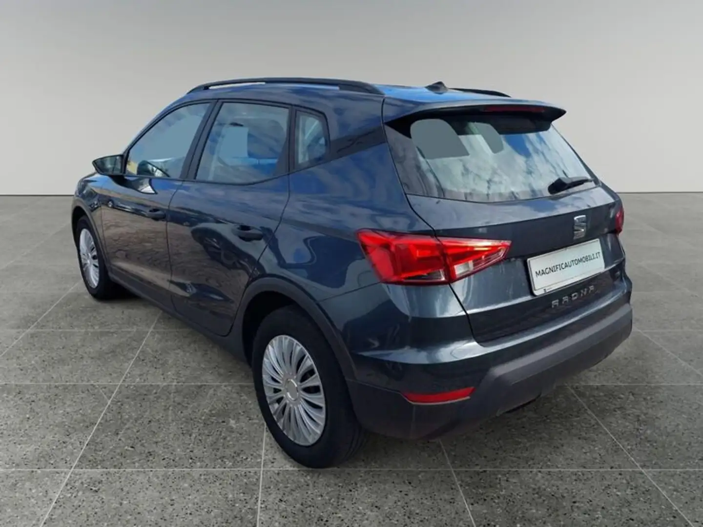 SEAT Arona 1.0 TGI Reference Gri - 2