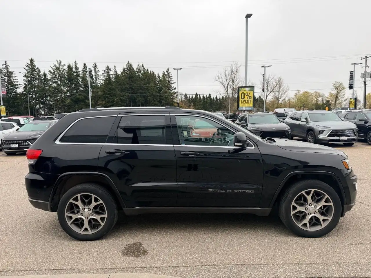 Jeep Grand Cherokee снимка Jeep Grand Cherokee