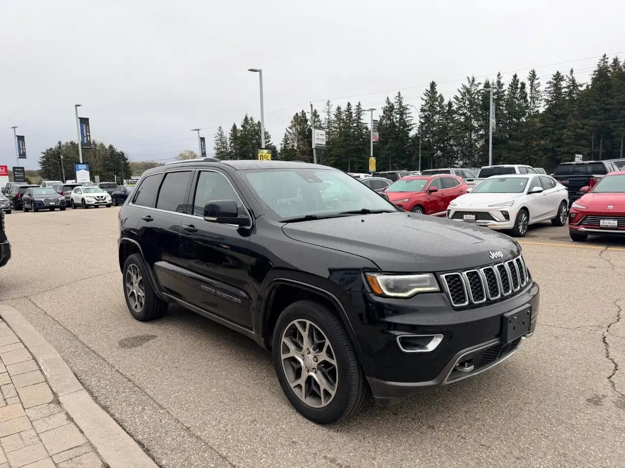 Jeep Grand Cherokee снимка Jeep Grand Cherokee