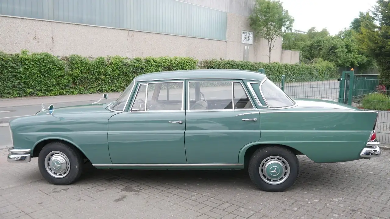 Mercedes-Benz 220 SB W111 Heckflosse, foto 5