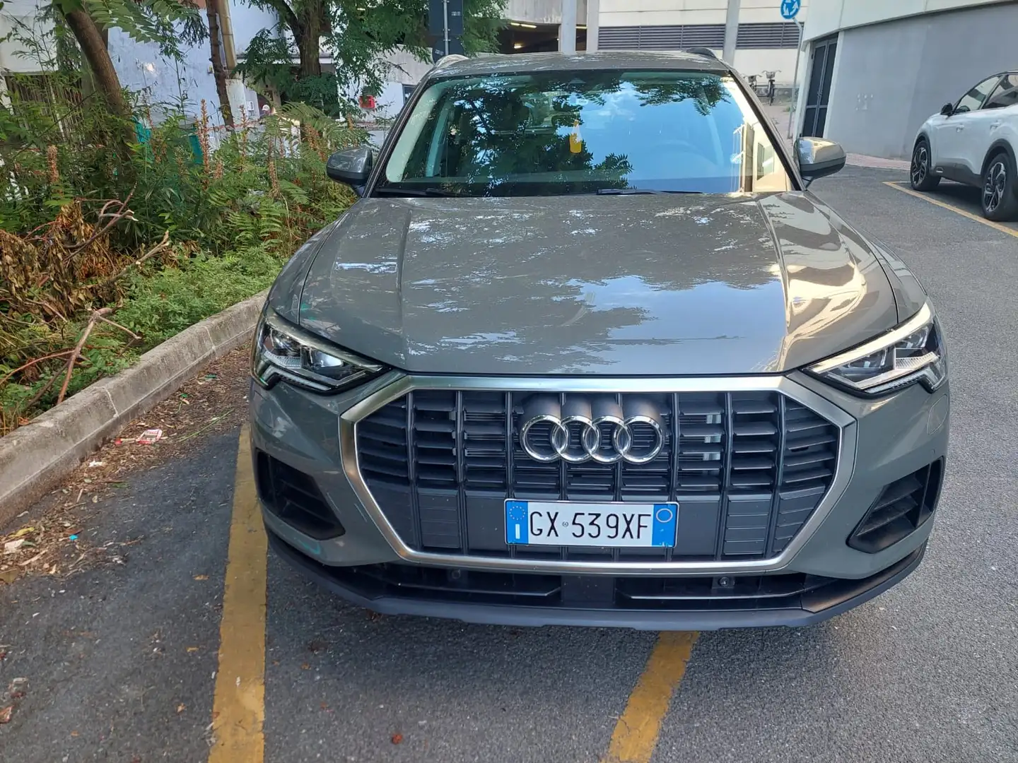 Audi Q3 Q3 II 2018 45 1.4 tfsi e Business s-tronic Gris - 1