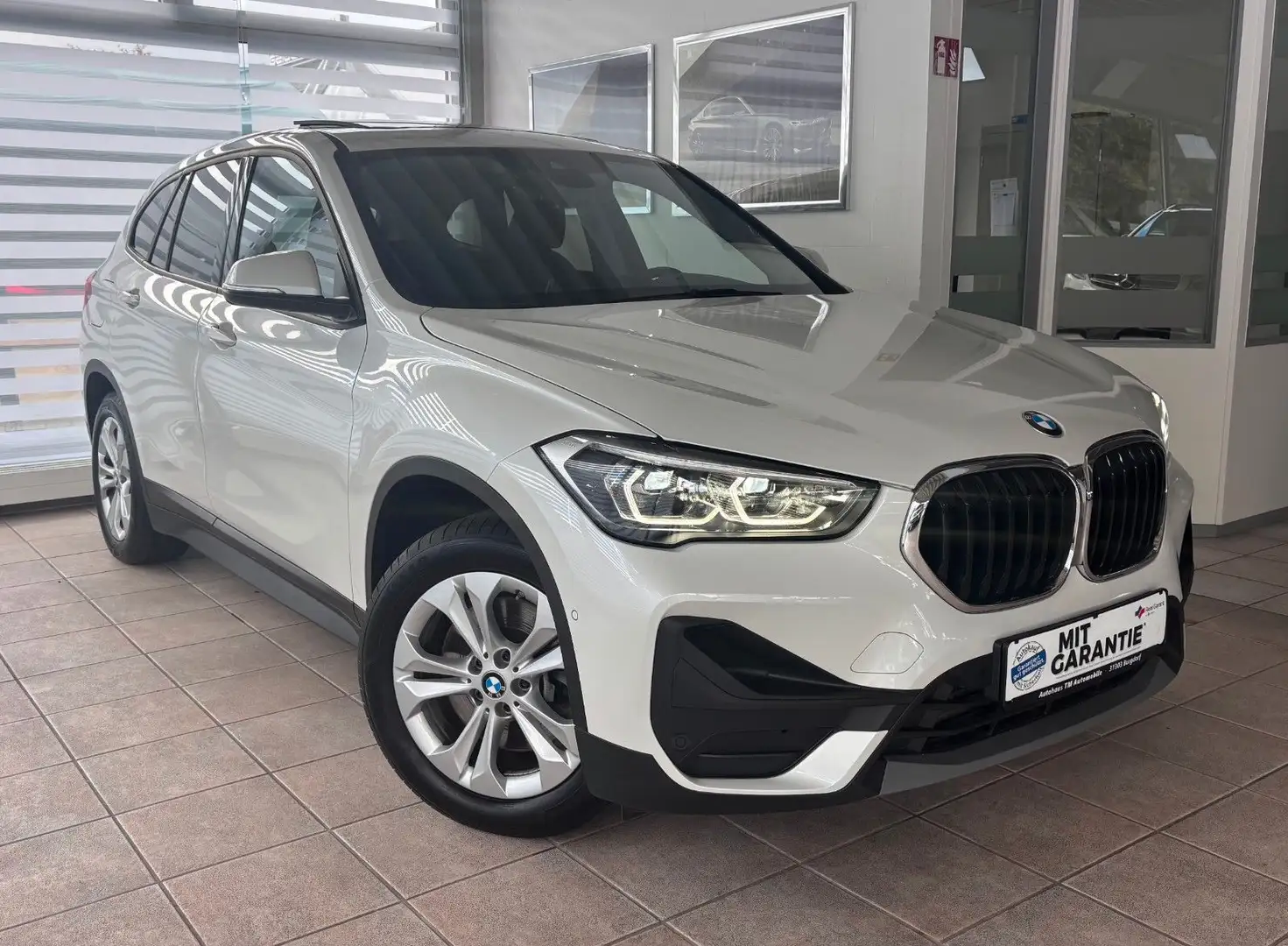 BMW X1 xD25e PANO KAMERA HeadUp LEDER Unfallfrei Blanc - 1