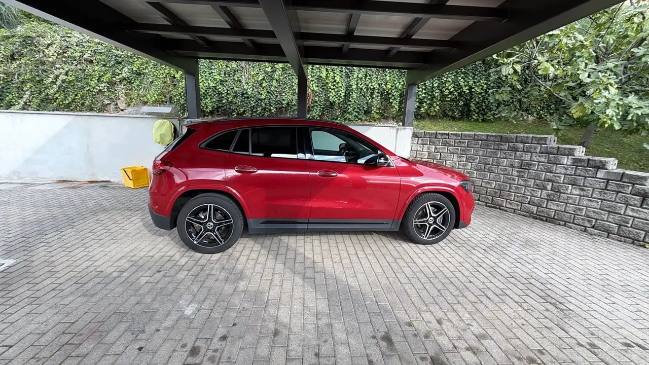 Mercedes-Benz GLA 200