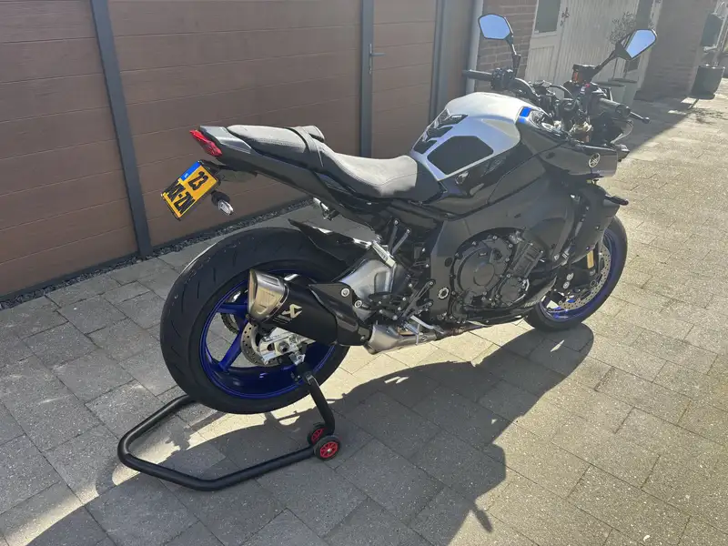 Yamaha MT-10 - foto 2