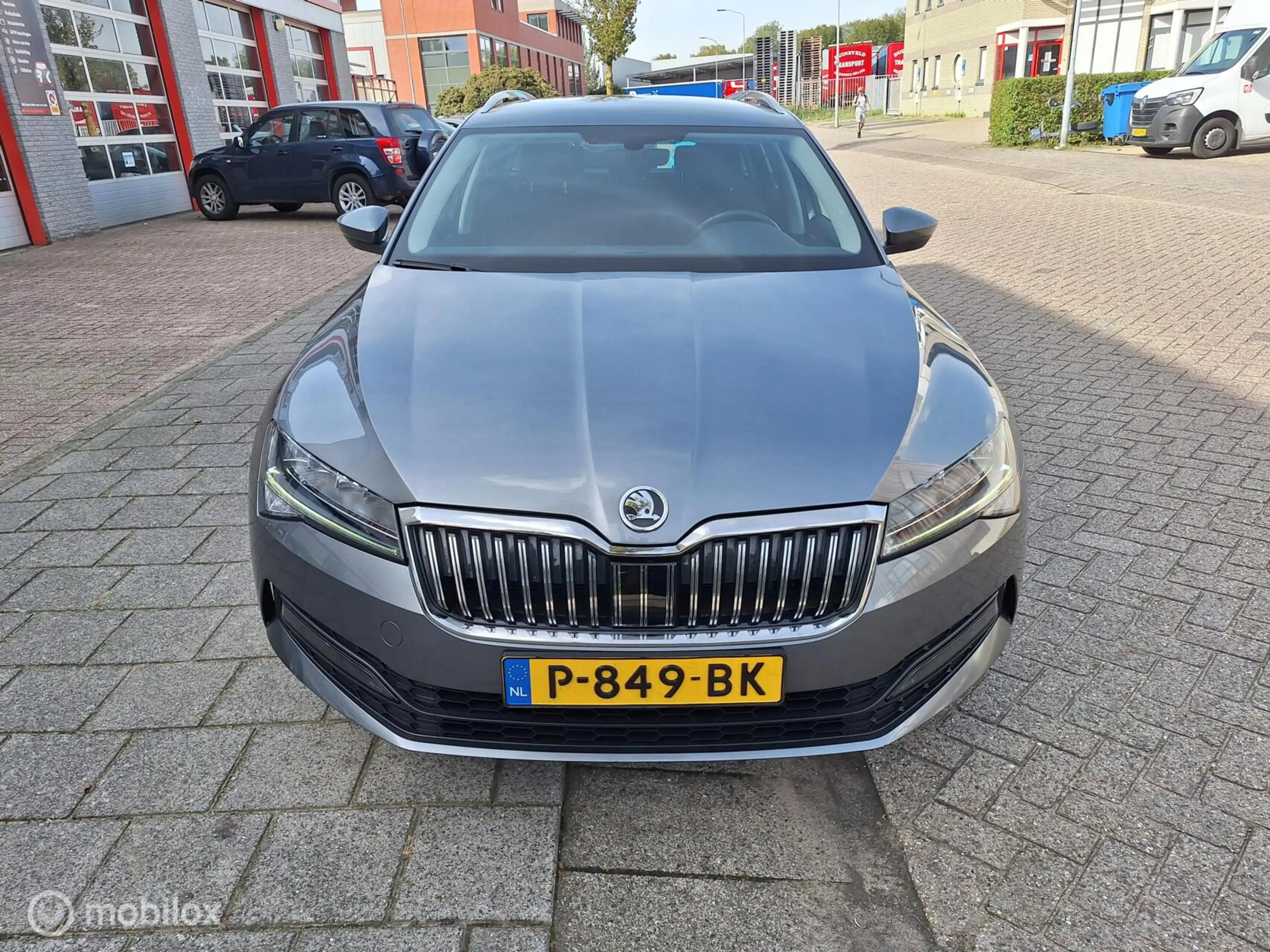 Skoda Superb COMBI 1.5 TSI ACT BUSINESS EDITION AUTOMAAT — photo 4